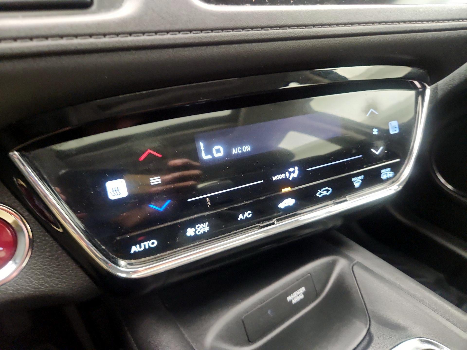 Thumbnail: 2016 Honda HR-V - 16