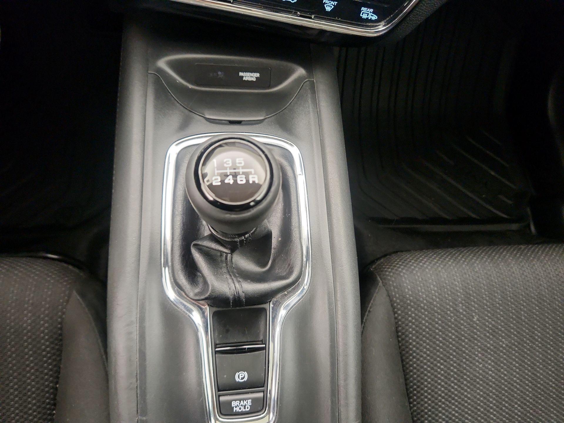 Thumbnail: 2016 Honda HR-V - 17