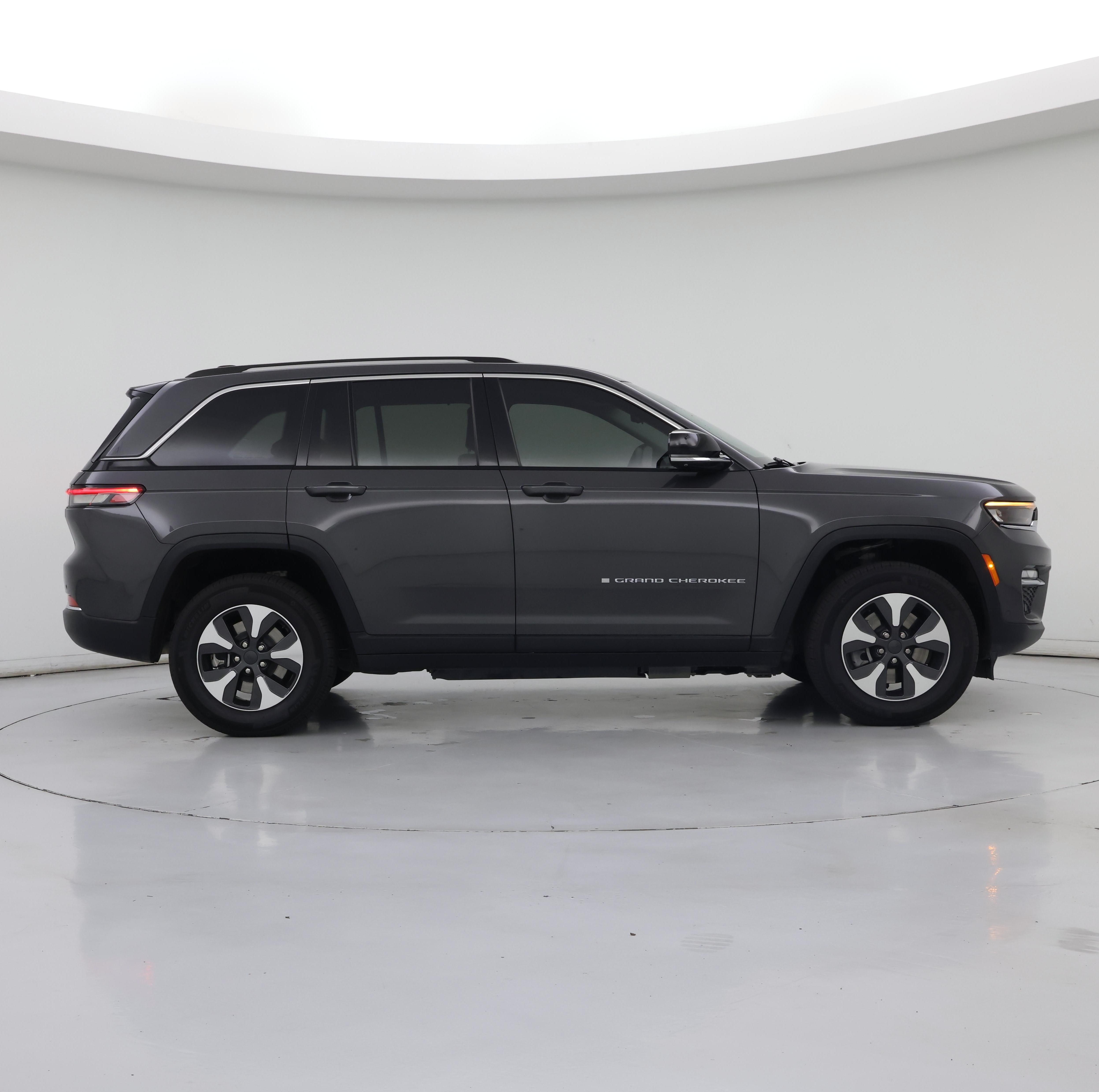 Thumbnail: 2022 Jeep Grand Cherokee - 7