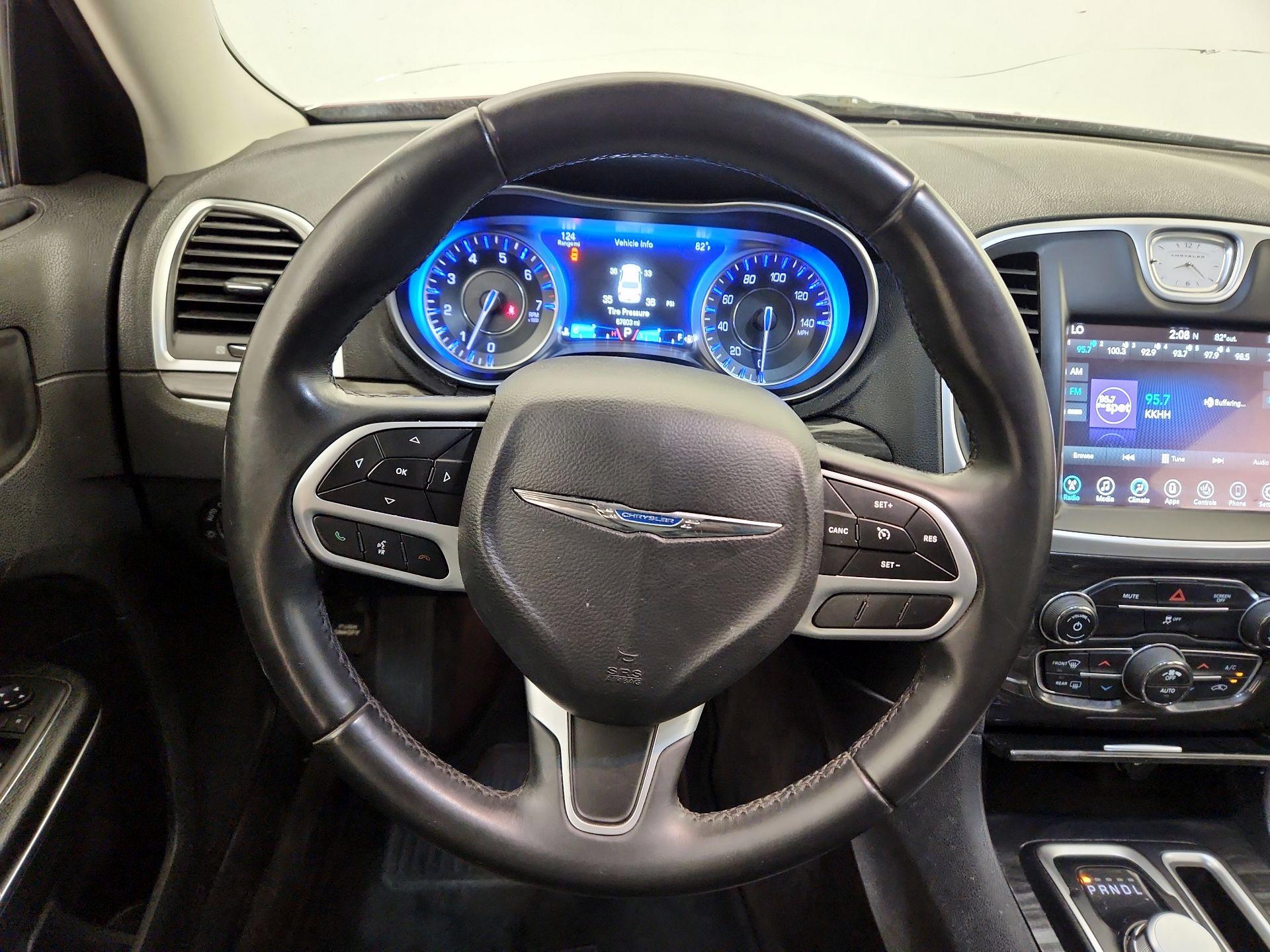 Thumbnail: 2017 Chrysler 300 - 10