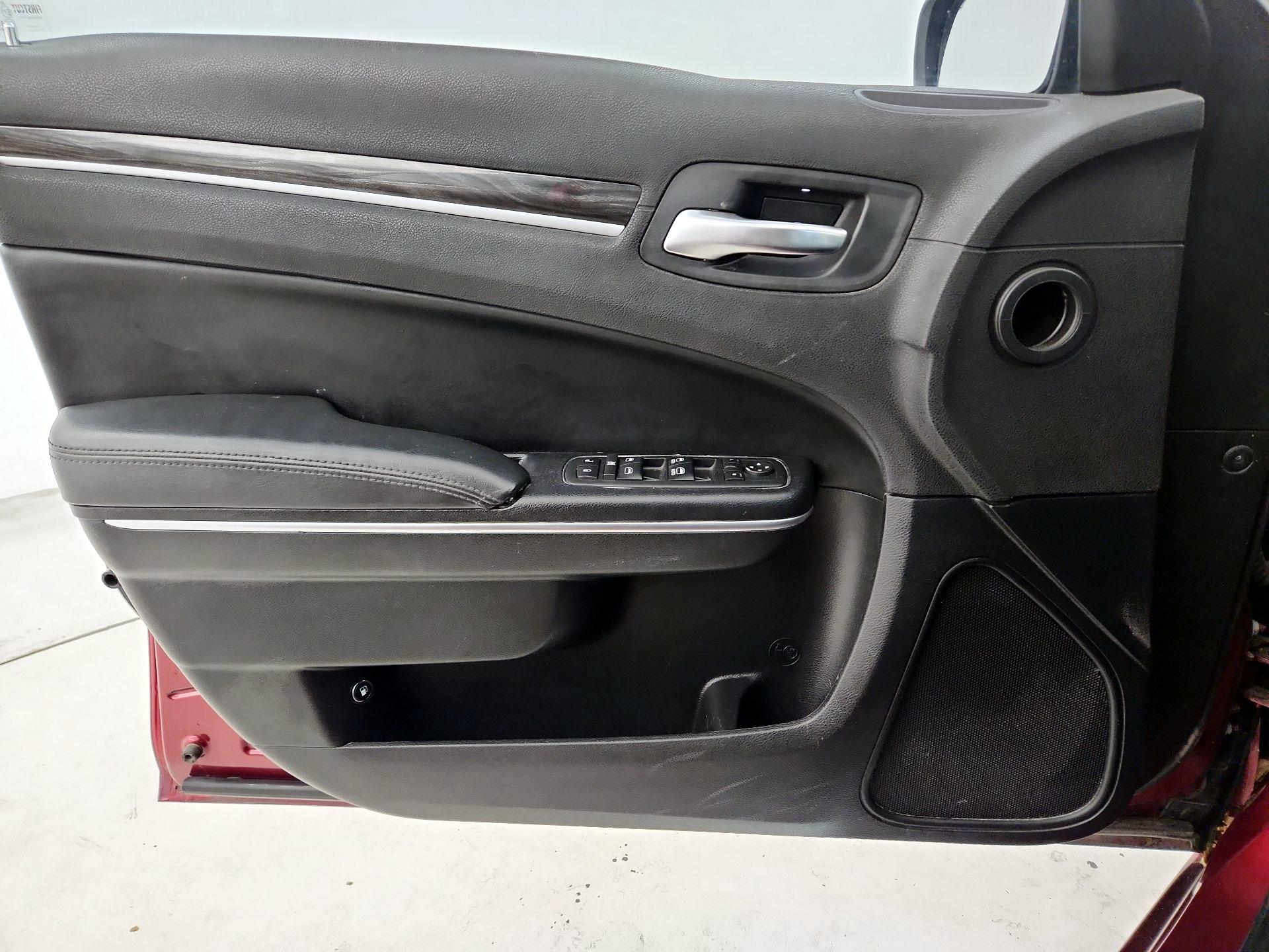 Thumbnail: 2017 Chrysler 300 - 12