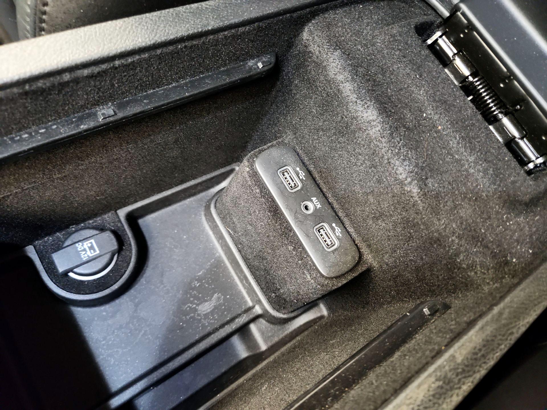 Thumbnail: 2017 Chrysler 300 - 18