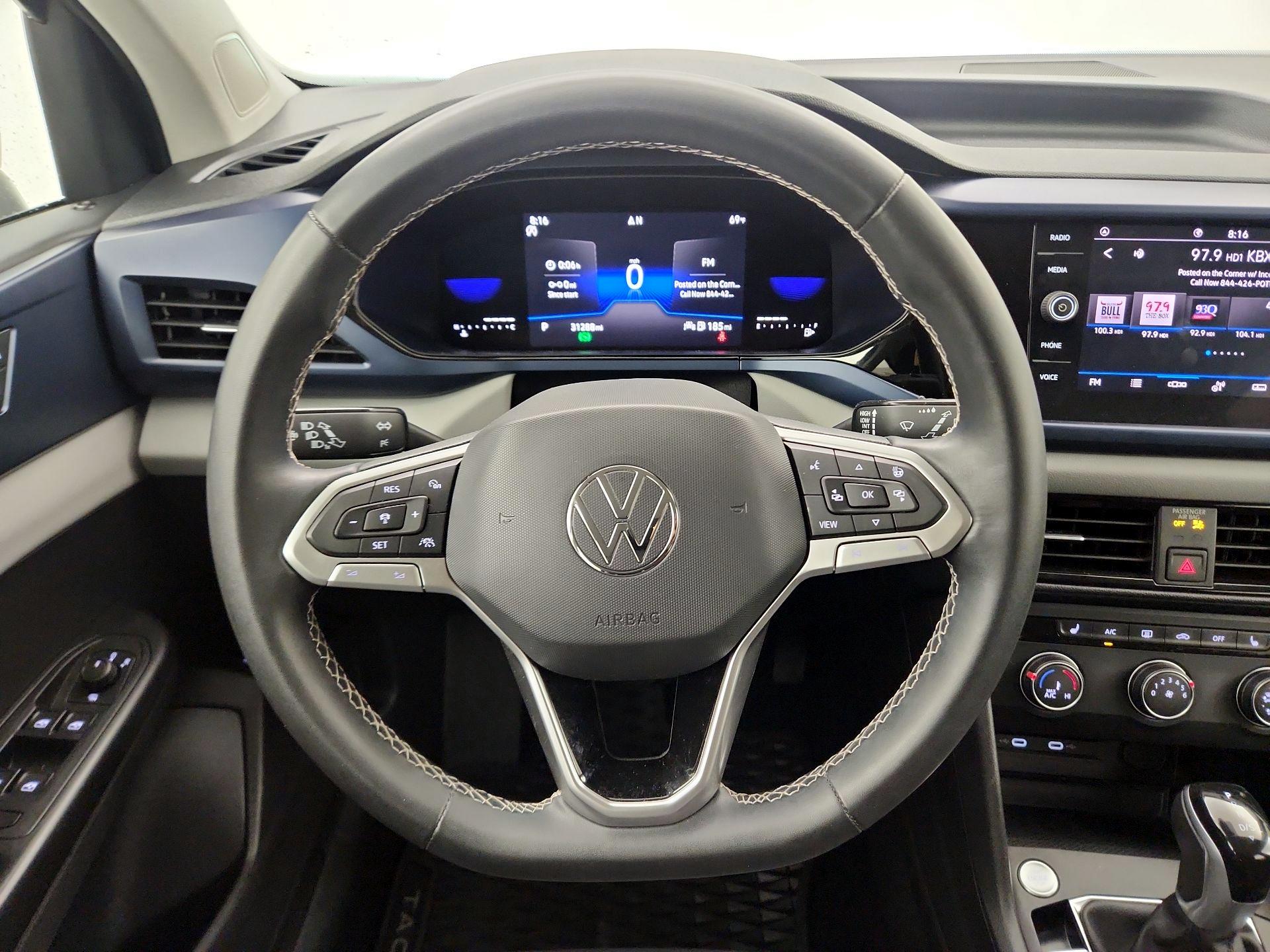 Thumbnail: 2022 Volkswagen Taos - 10