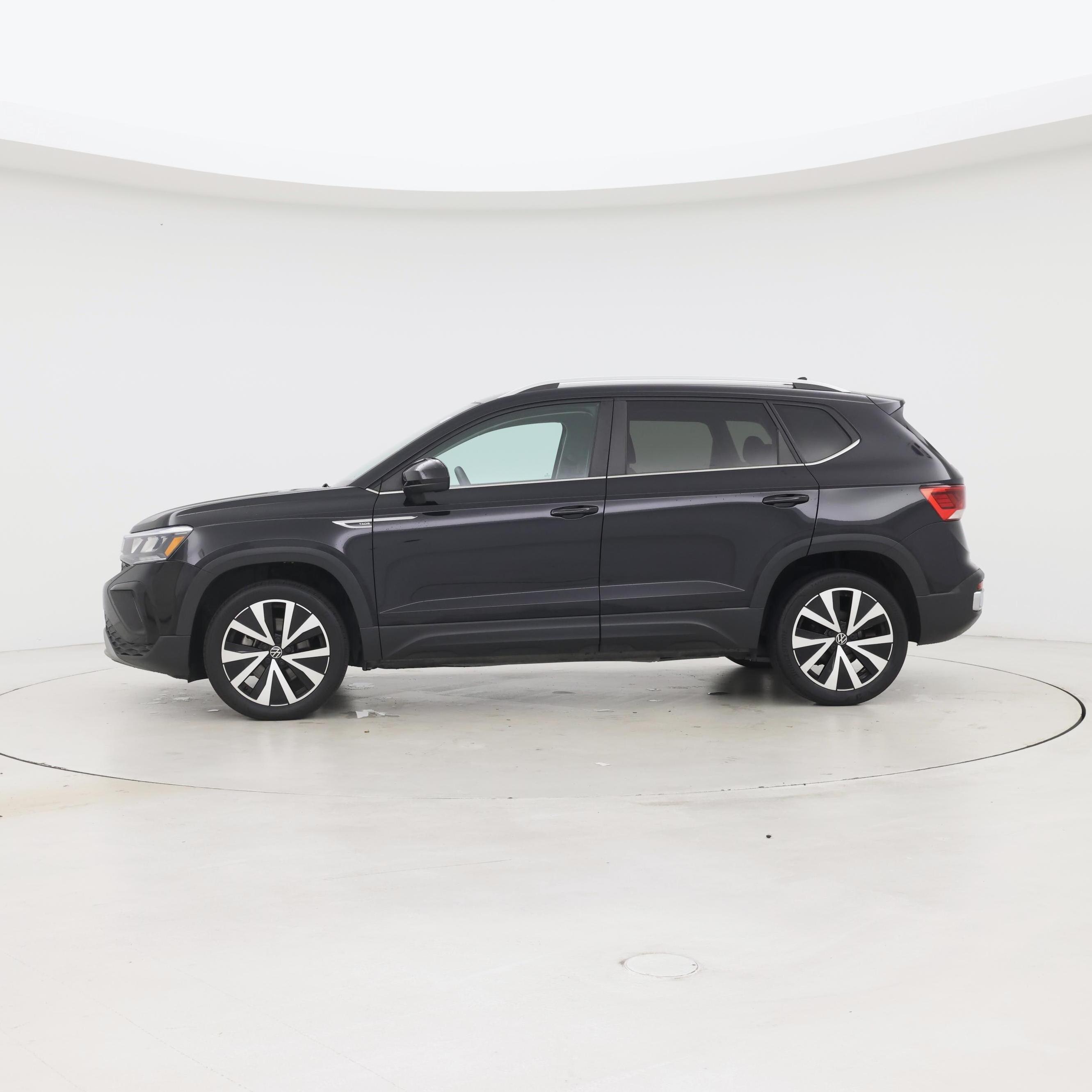 Thumbnail: 2022 Volkswagen Taos - 3