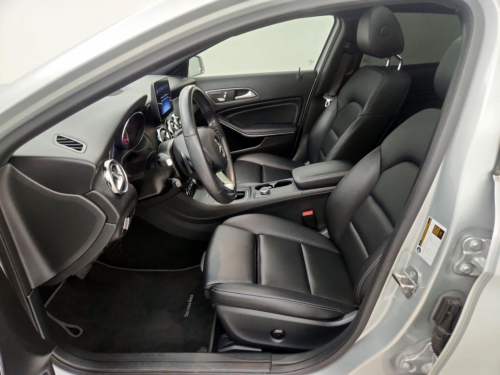 Thumbnail: 2019 Mercedes-Benz GLA - 11