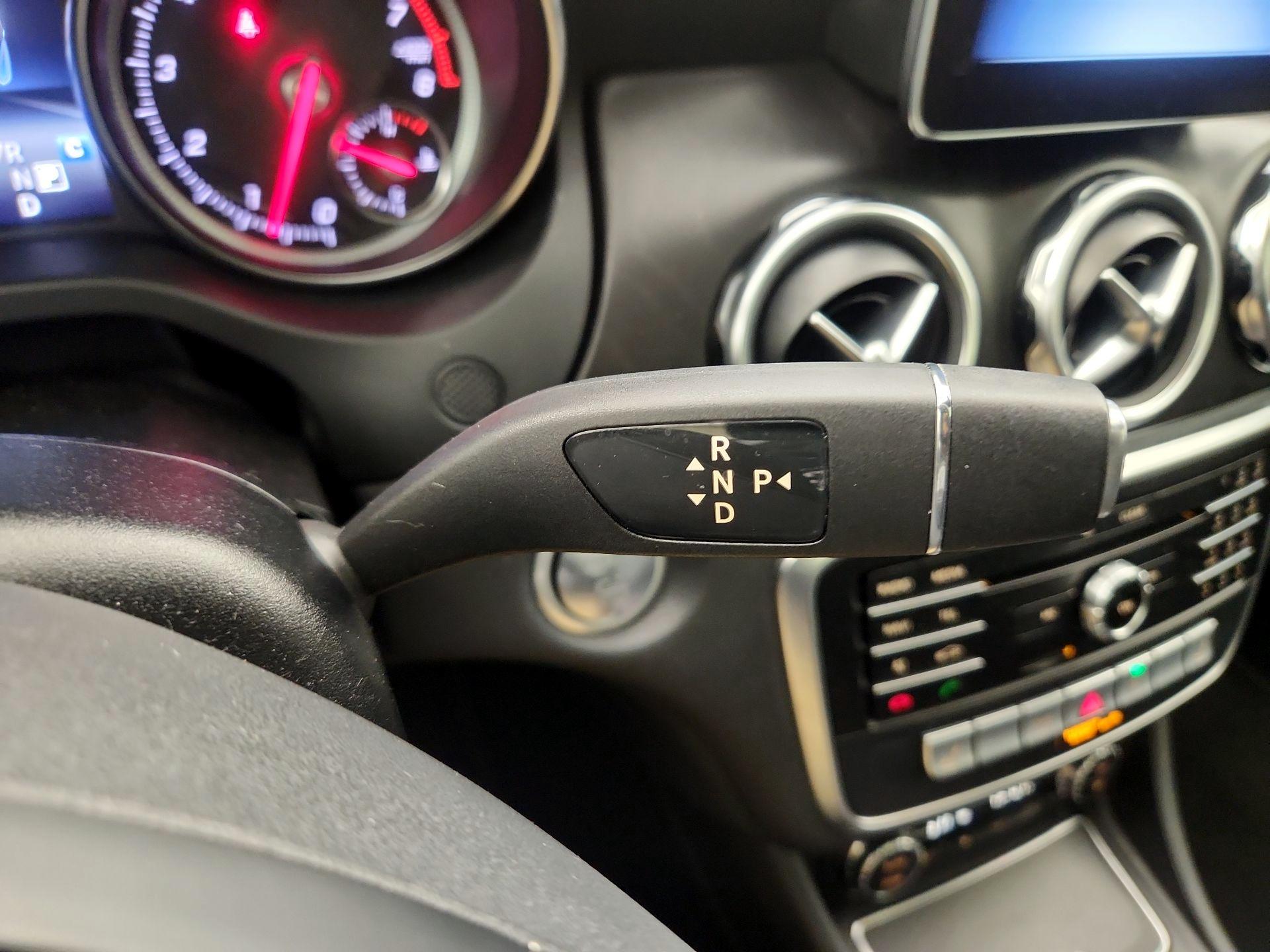 Thumbnail: 2019 Mercedes-Benz GLA - 17