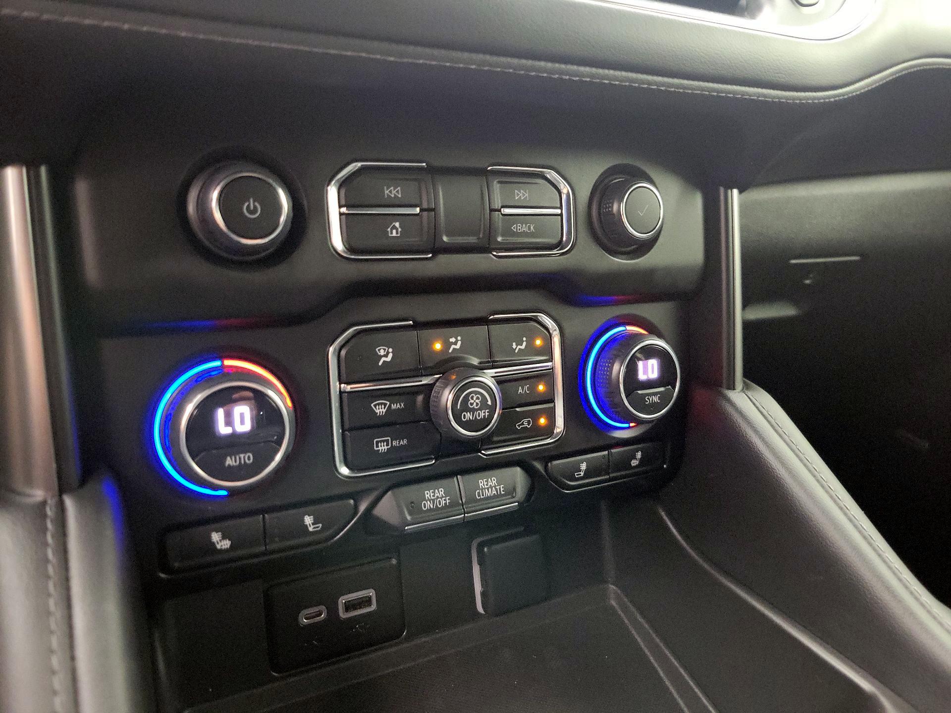 Thumbnail: 2022 Chevrolet Suburban - 17