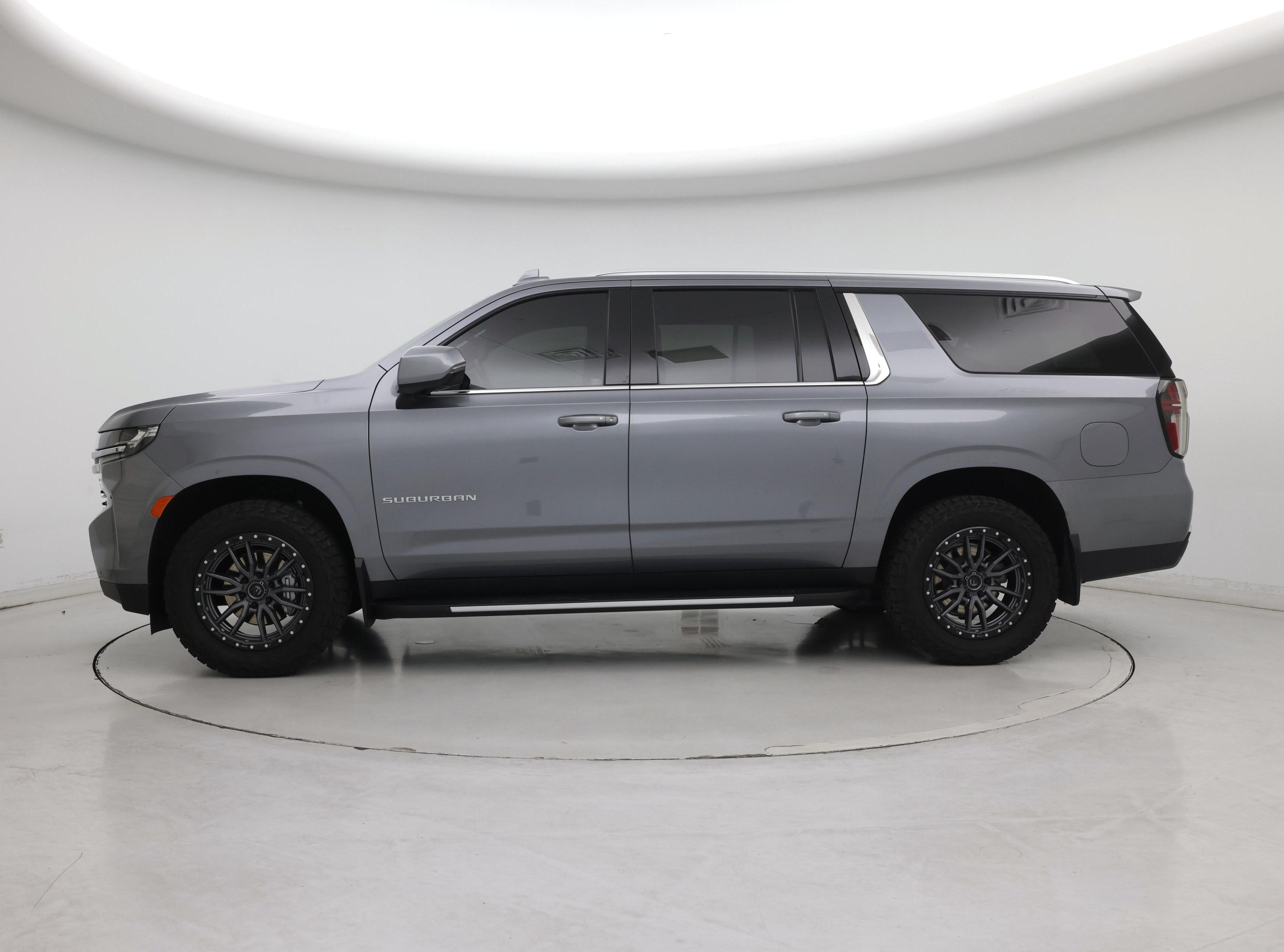 Thumbnail: 2022 Chevrolet Suburban - 3