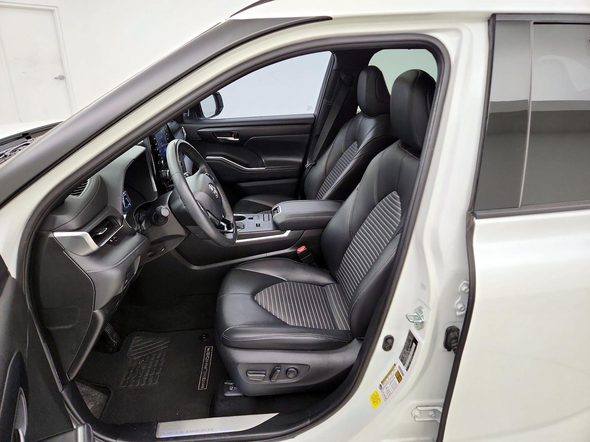 Thumbnail: 2021 Toyota Highlander - 9