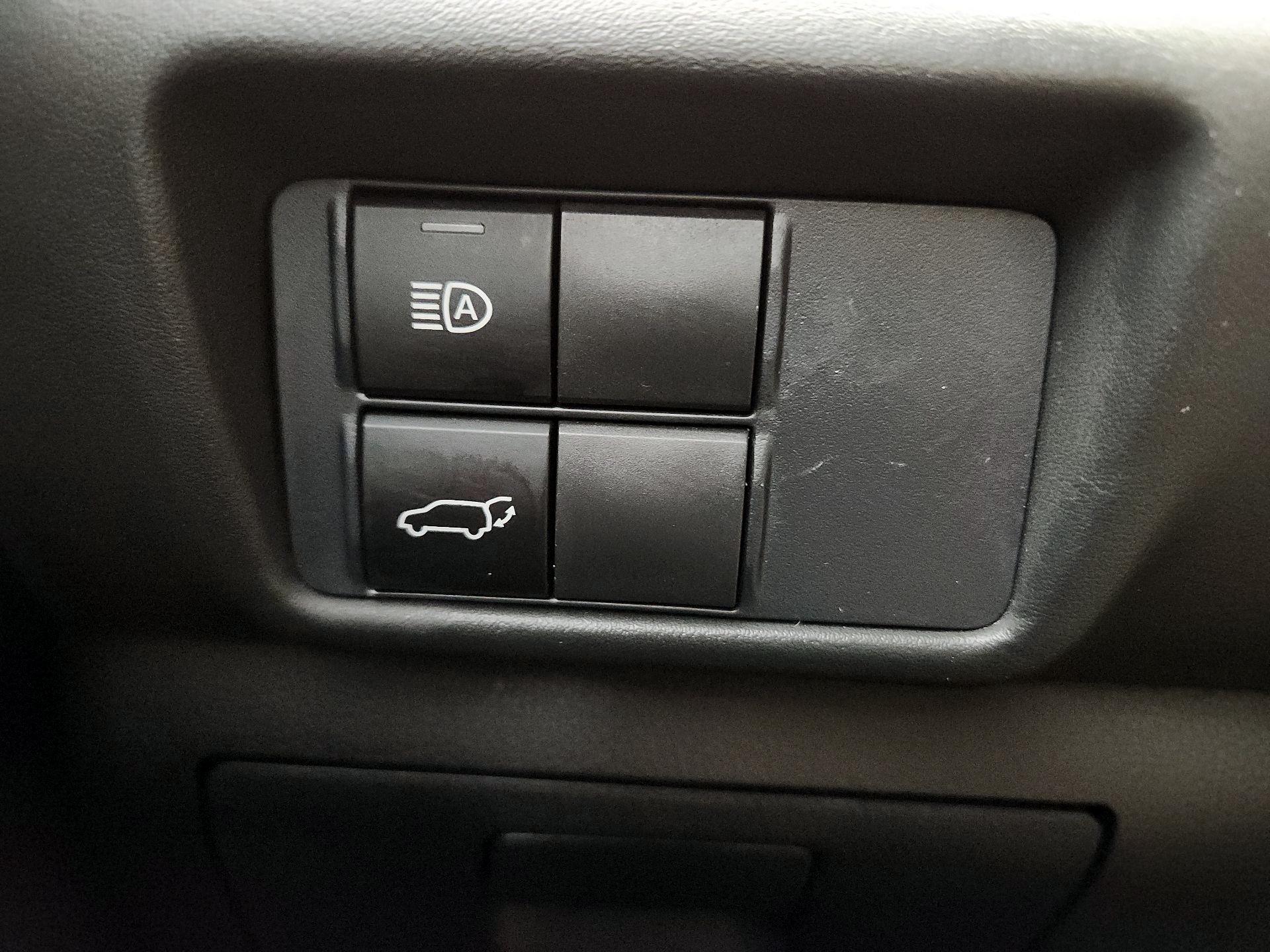 Thumbnail: 2021 Toyota Highlander - 11