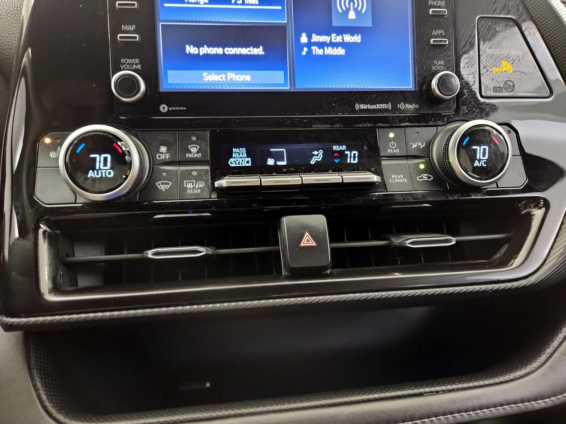 Thumbnail: 2021 Toyota Highlander - 14