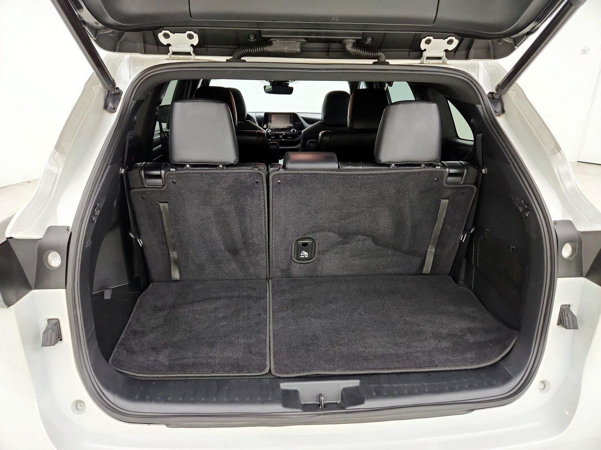 Thumbnail: 2021 Toyota Highlander - 20