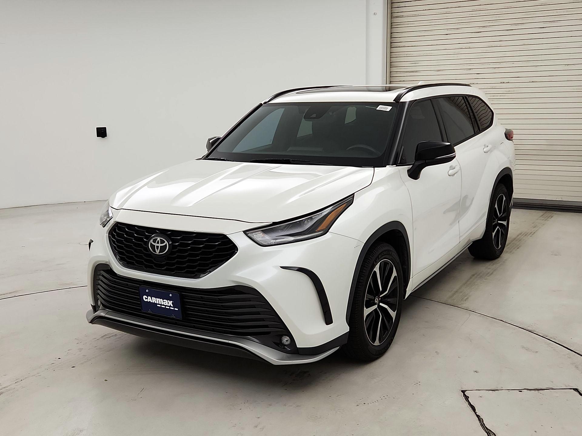 Thumbnail: 2021 Toyota Highlander - 3