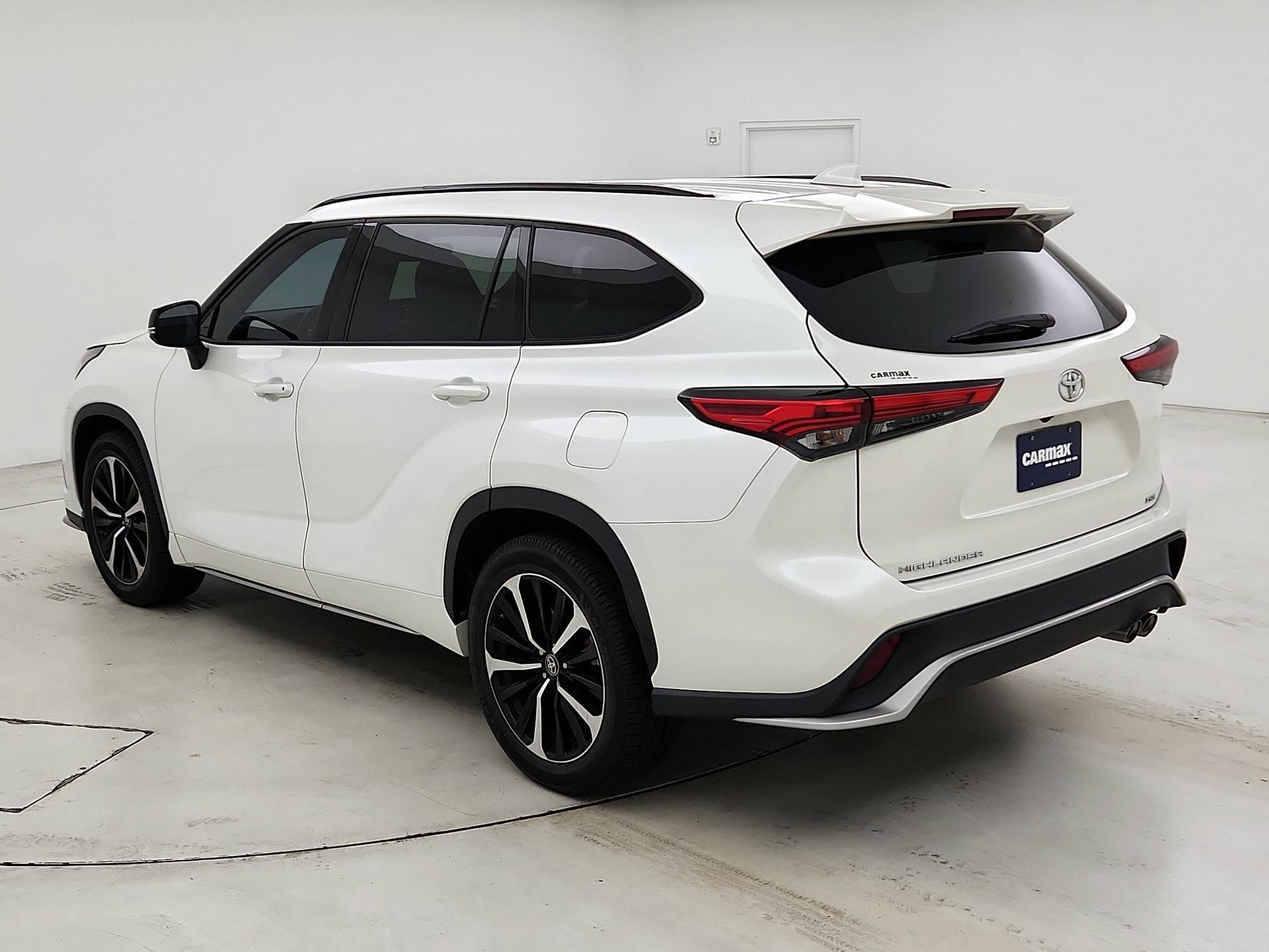 Thumbnail: 2021 Toyota Highlander - 7