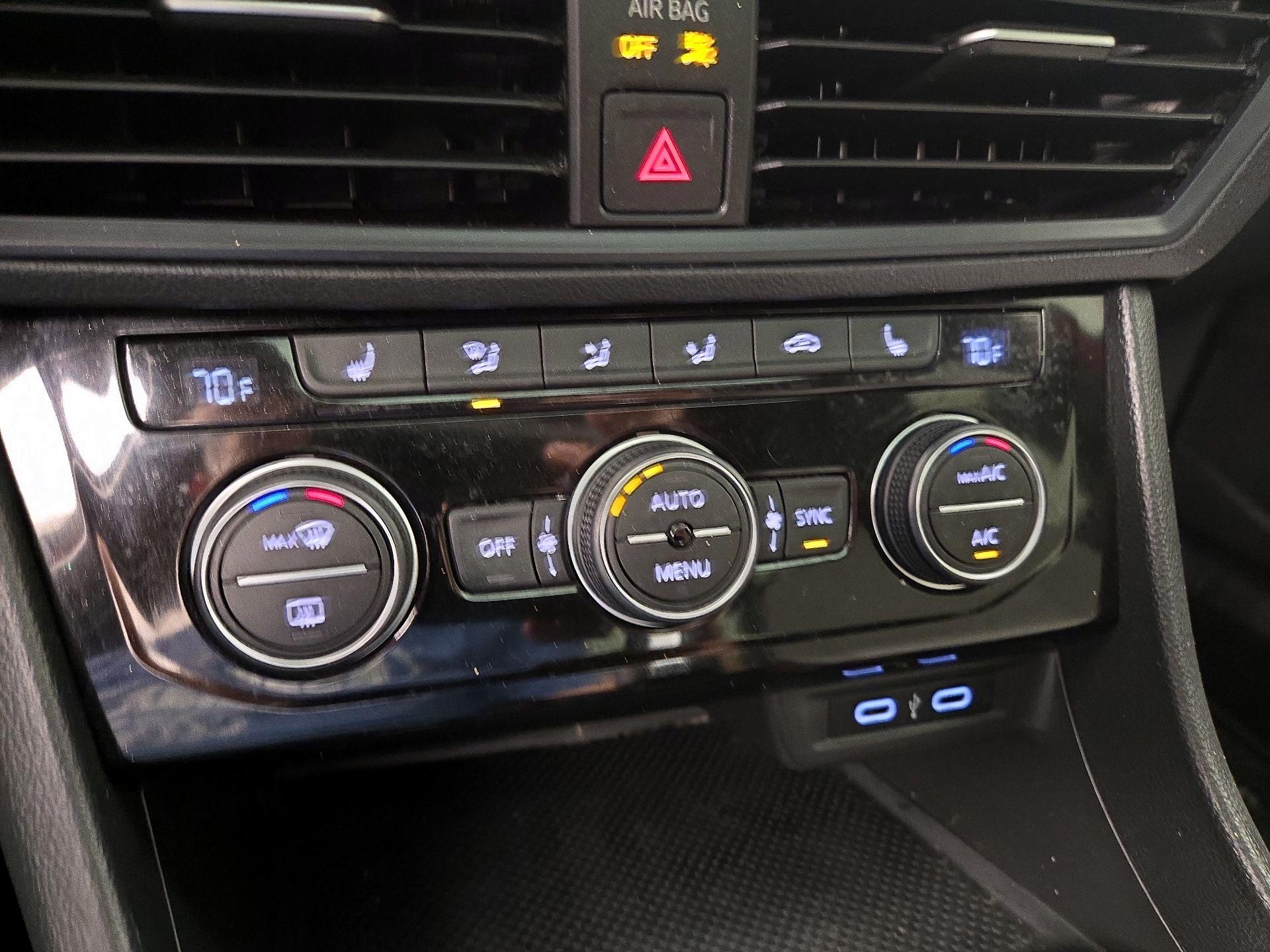 Thumbnail: 2020 Volkswagen Jetta - 16