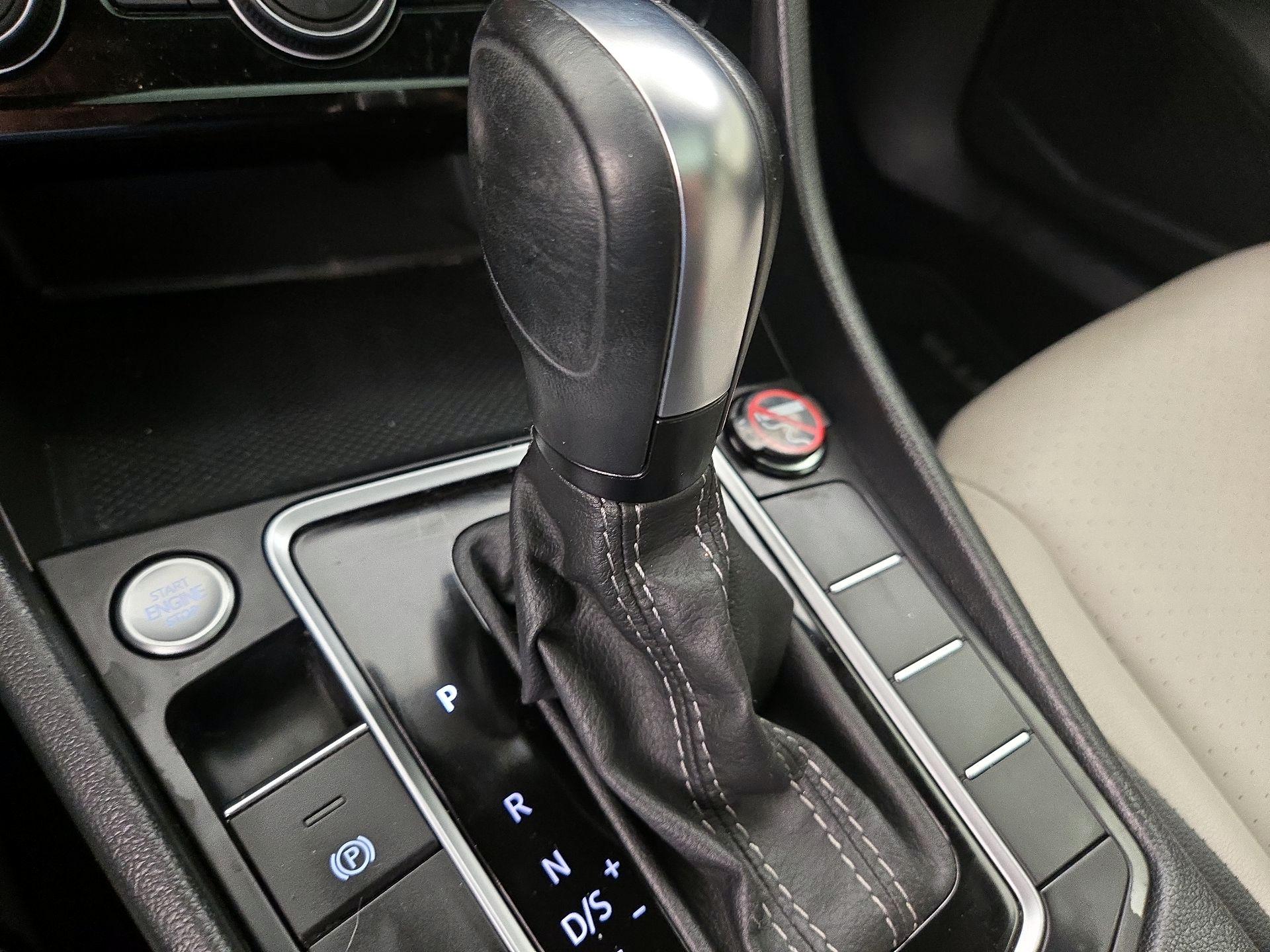 Thumbnail: 2020 Volkswagen Jetta - 17