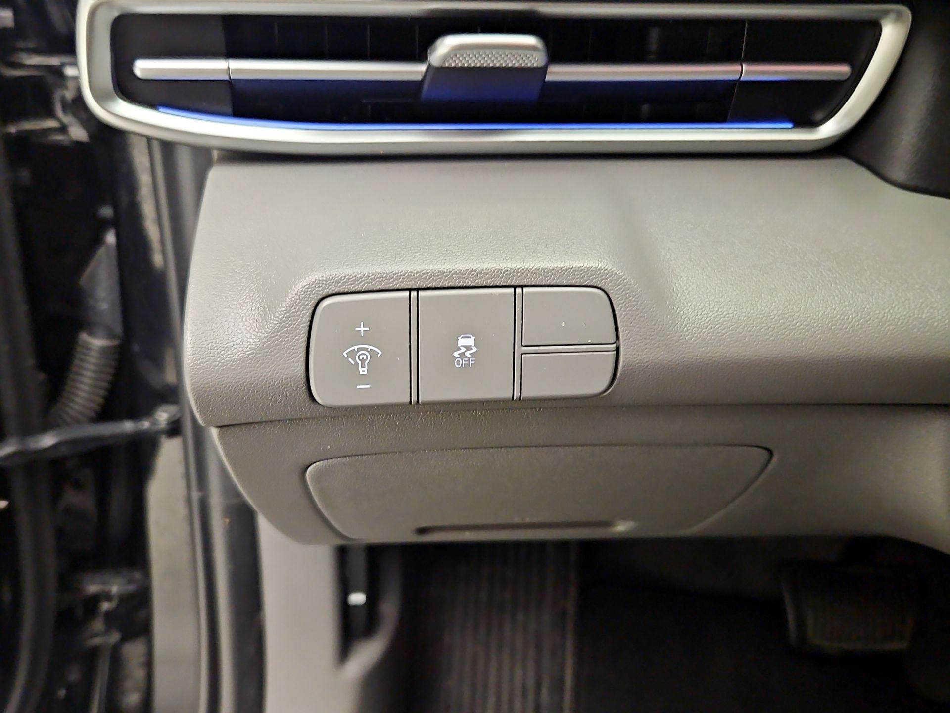 Thumbnail: 2024 Hyundai Elantra - 13