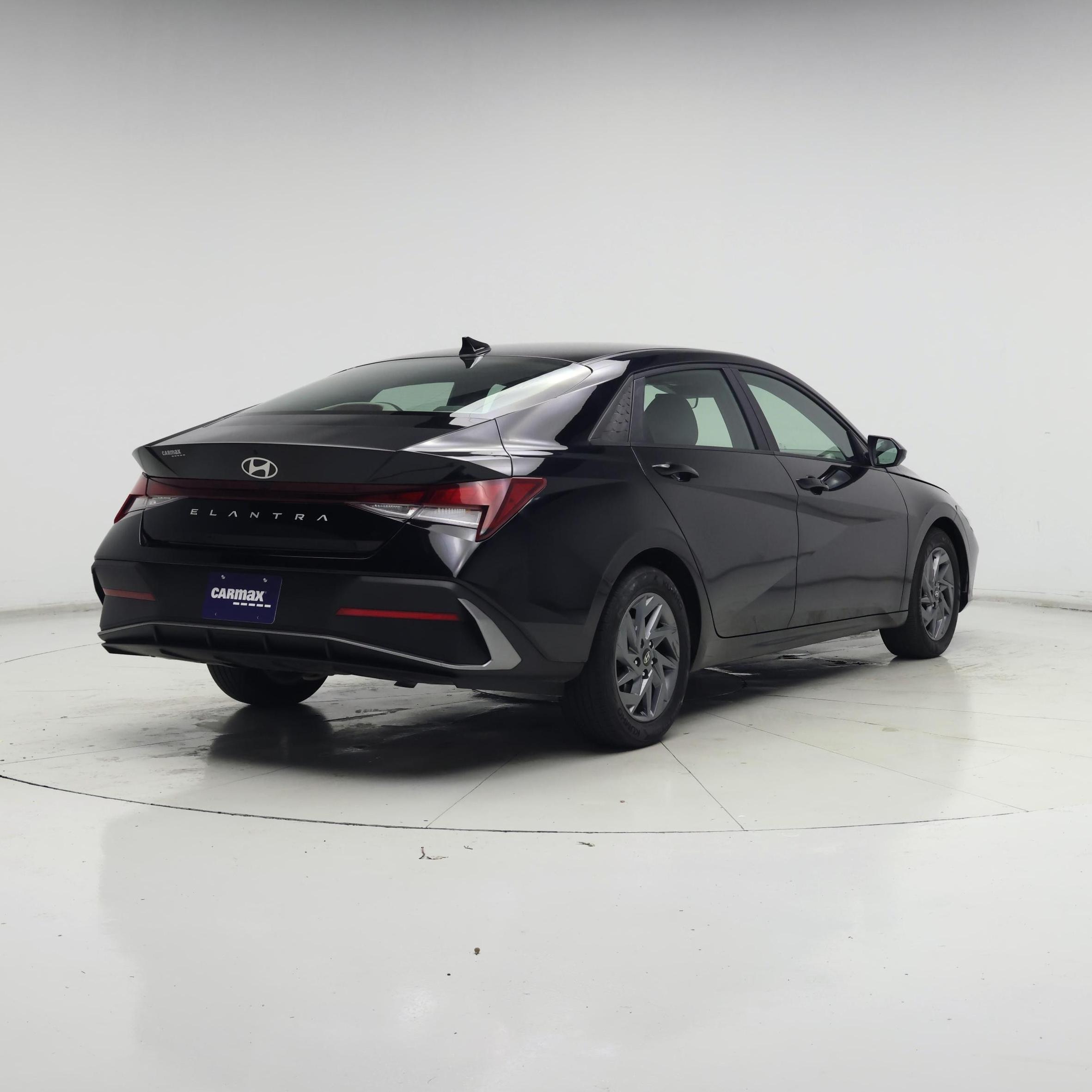 Thumbnail: 2024 Hyundai Elantra - 8