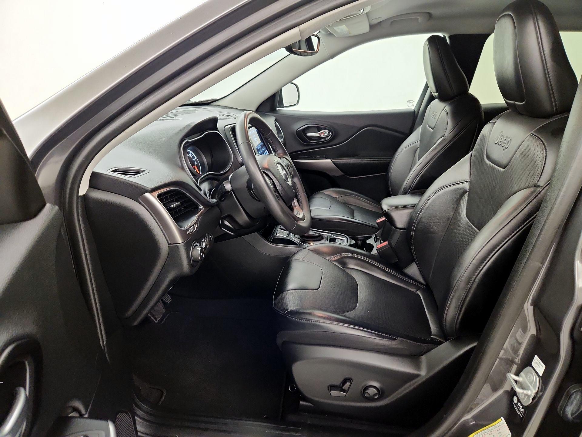 Thumbnail: 2022 Jeep Cherokee - 11