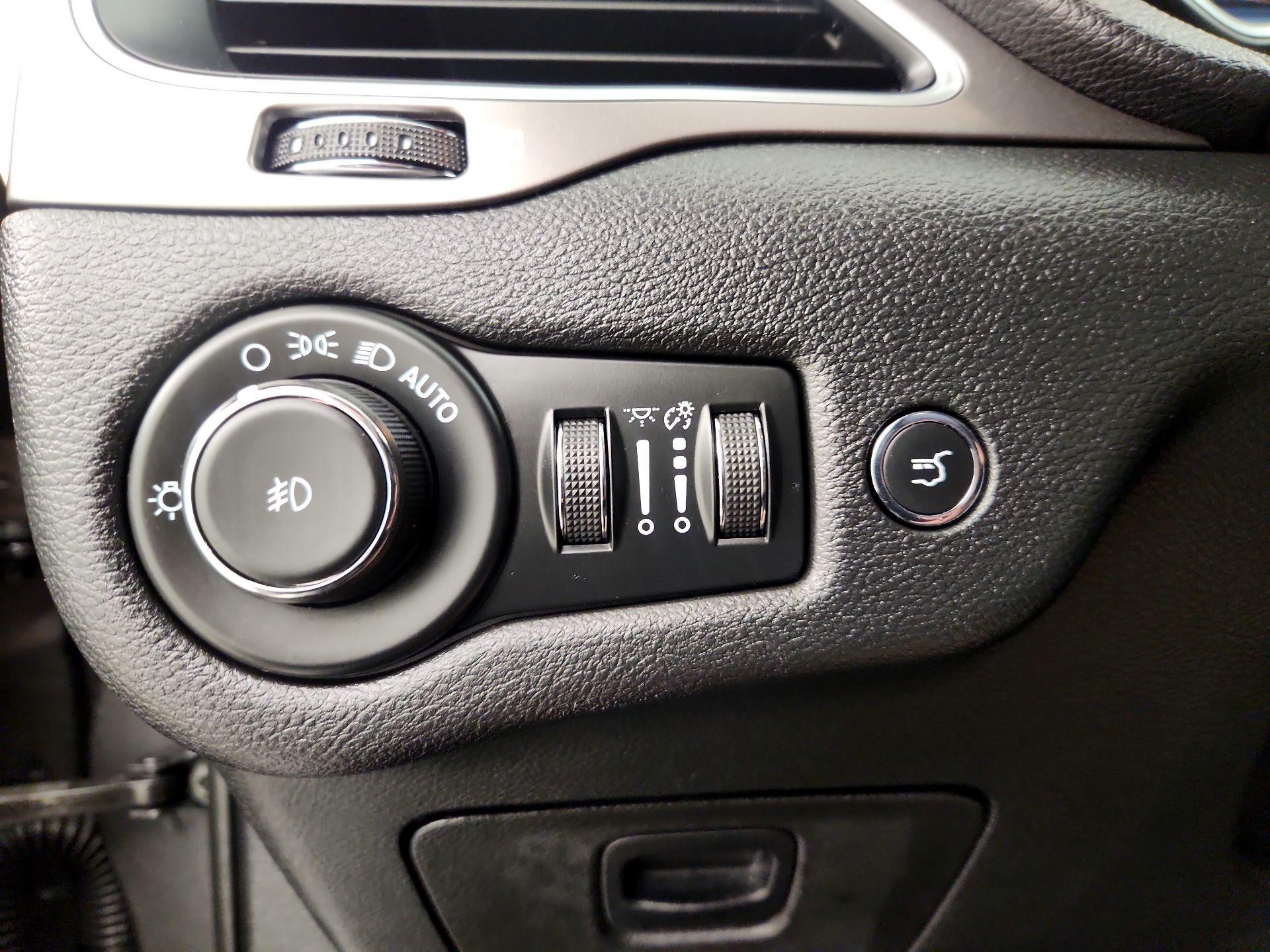 Thumbnail: 2022 Jeep Cherokee - 13