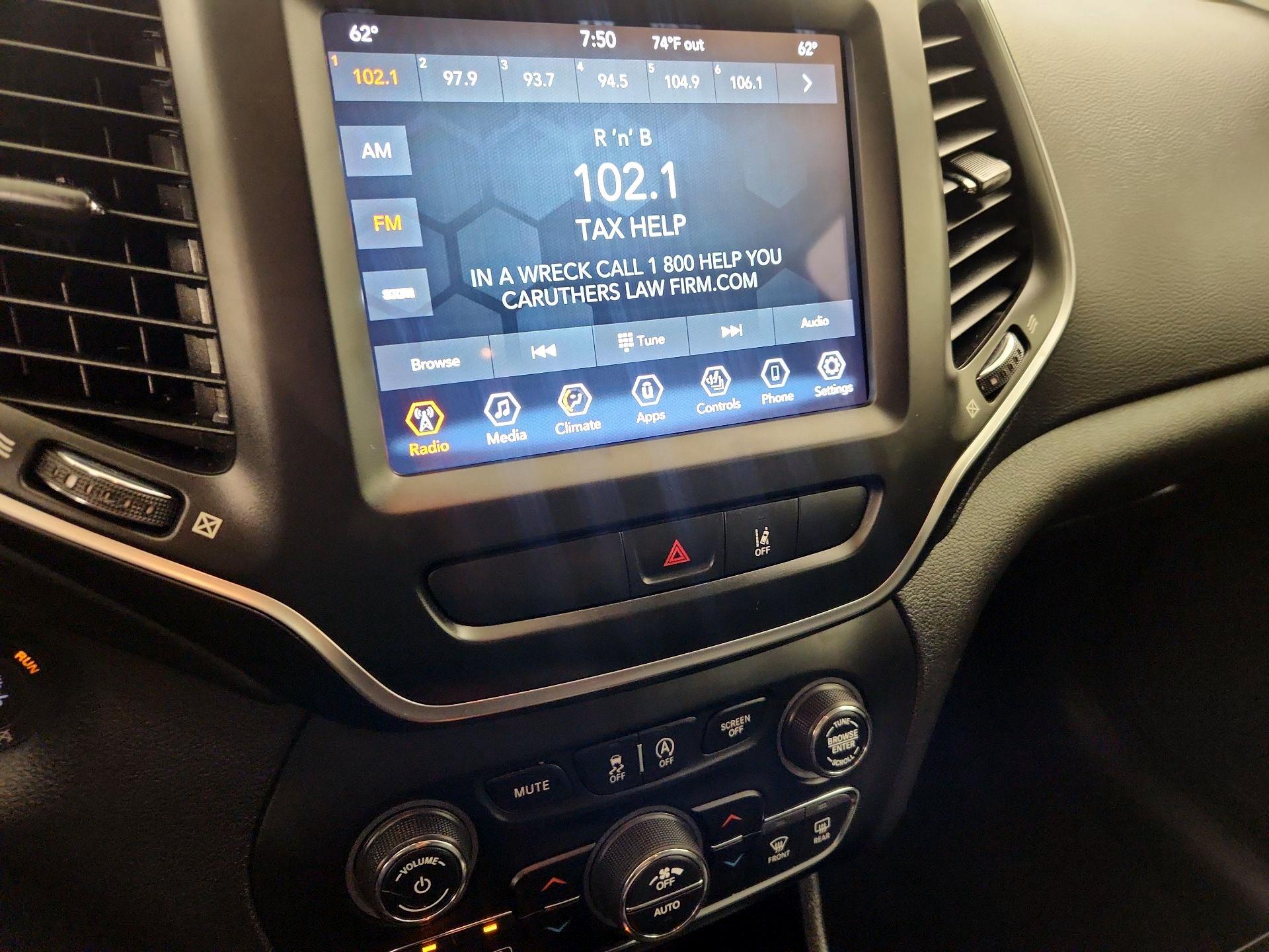 Thumbnail: 2022 Jeep Cherokee - 15