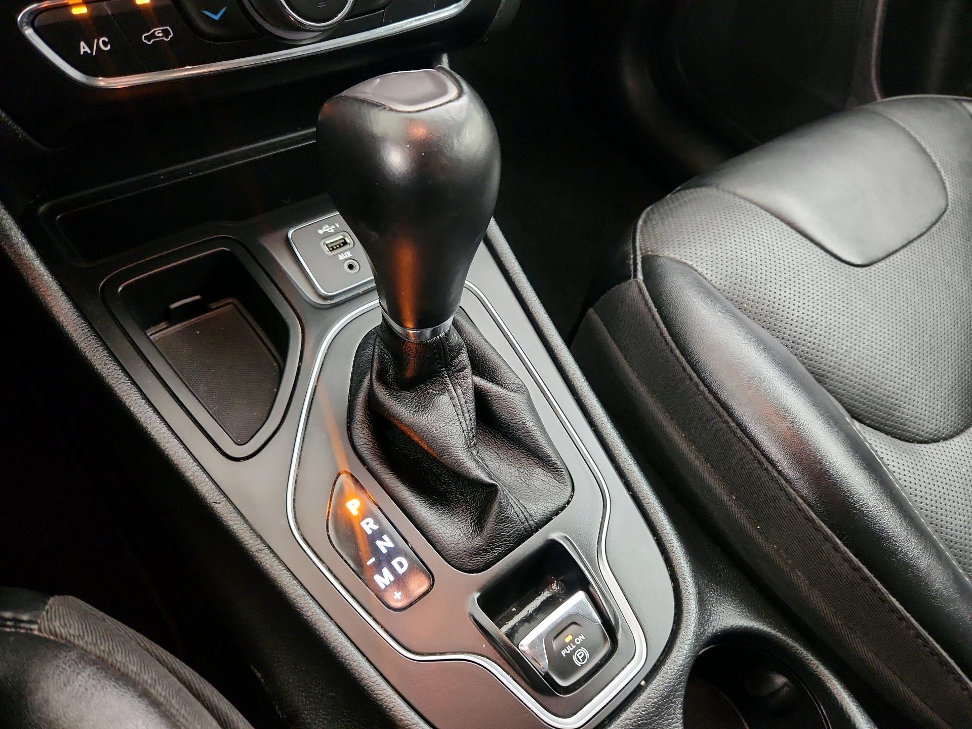 Thumbnail: 2022 Jeep Cherokee - 17