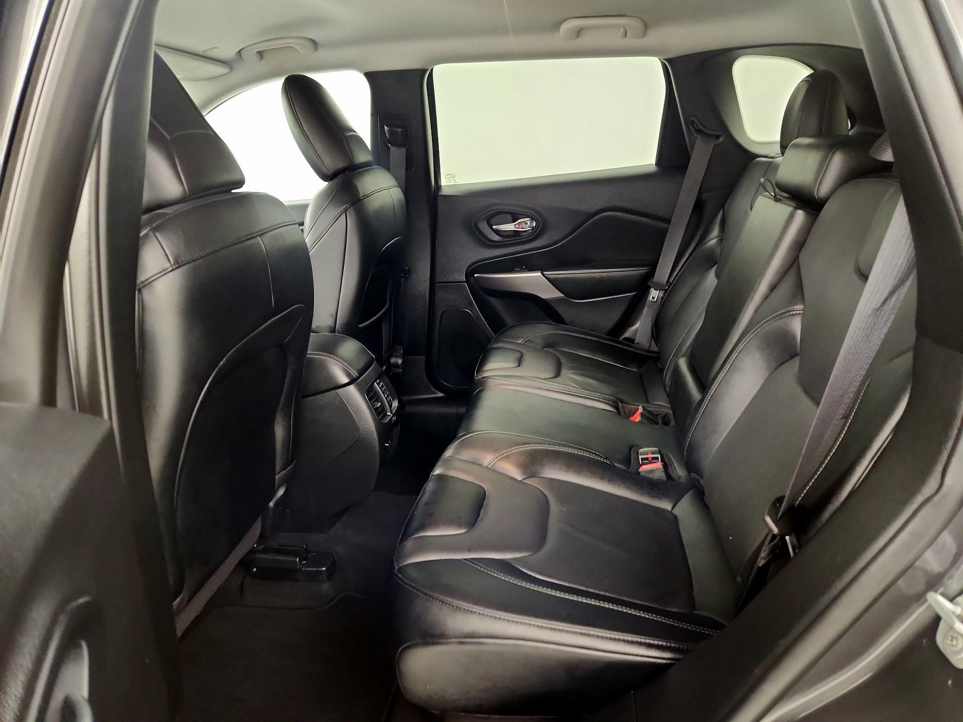 Thumbnail: 2022 Jeep Cherokee - 19