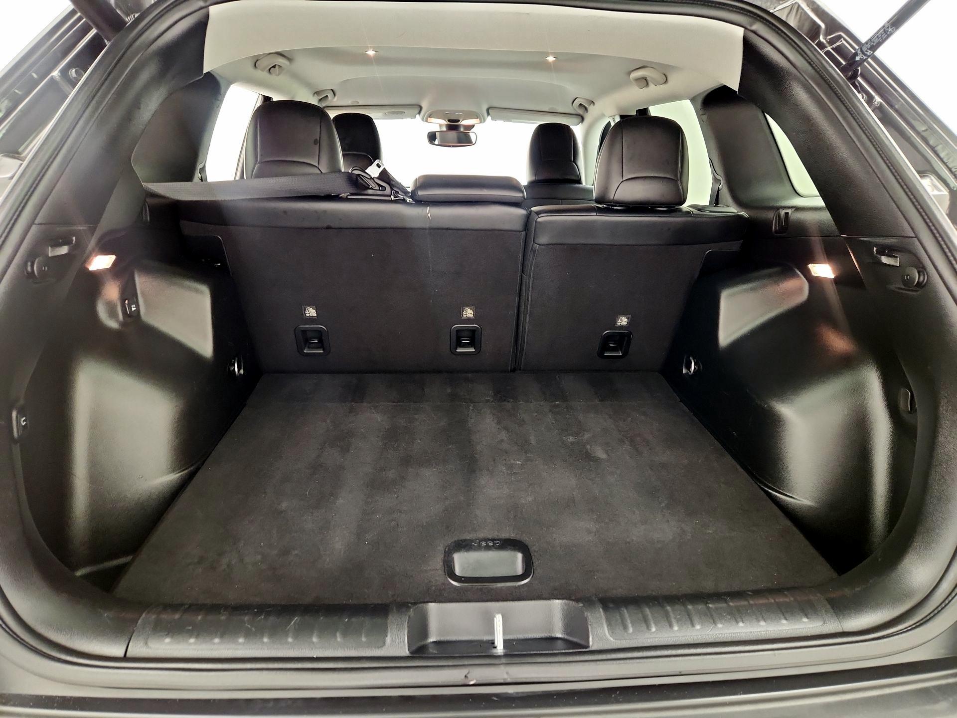 Thumbnail: 2022 Jeep Cherokee - 20