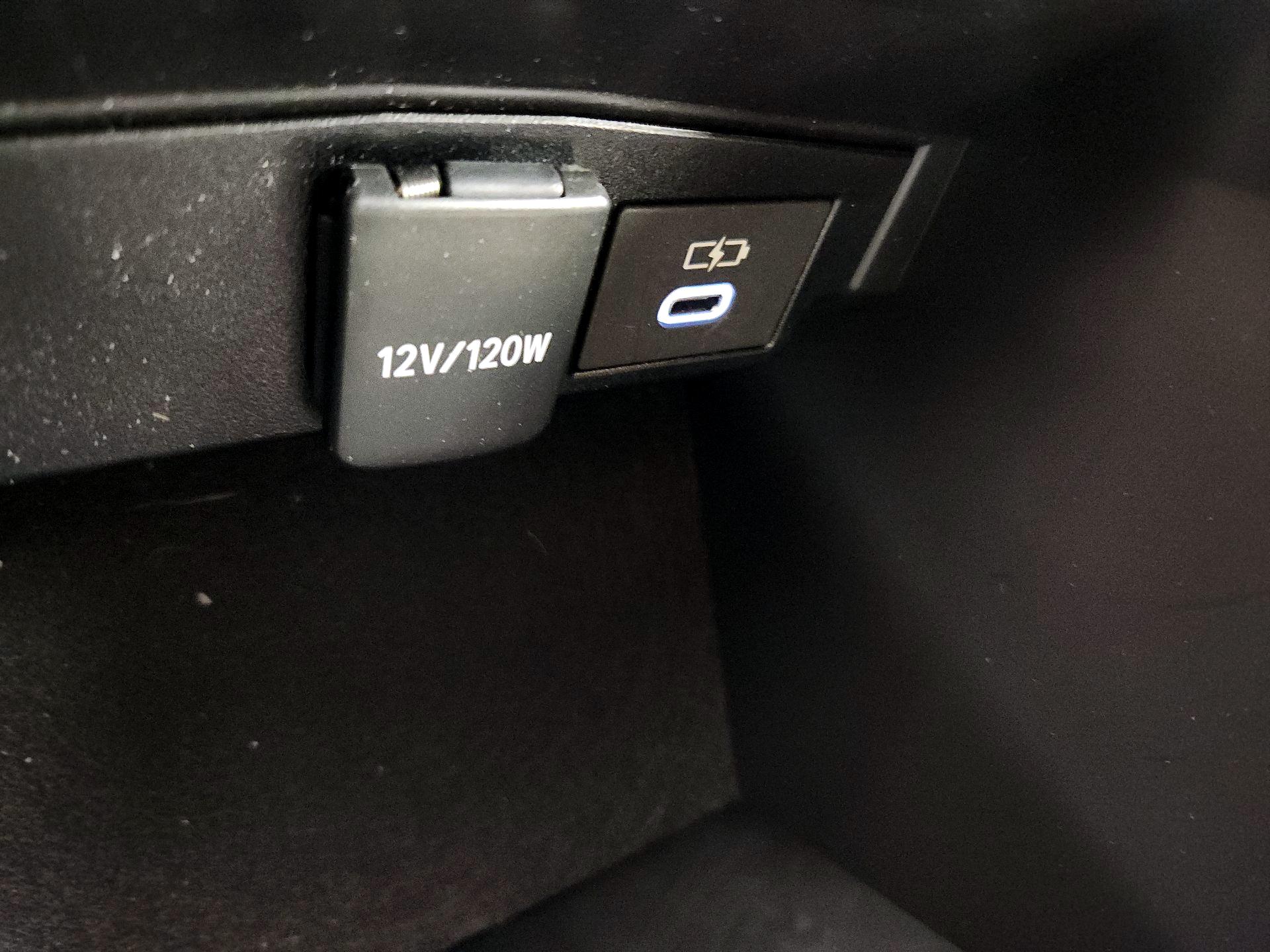 Thumbnail: 2025 Toyota Corolla - 18