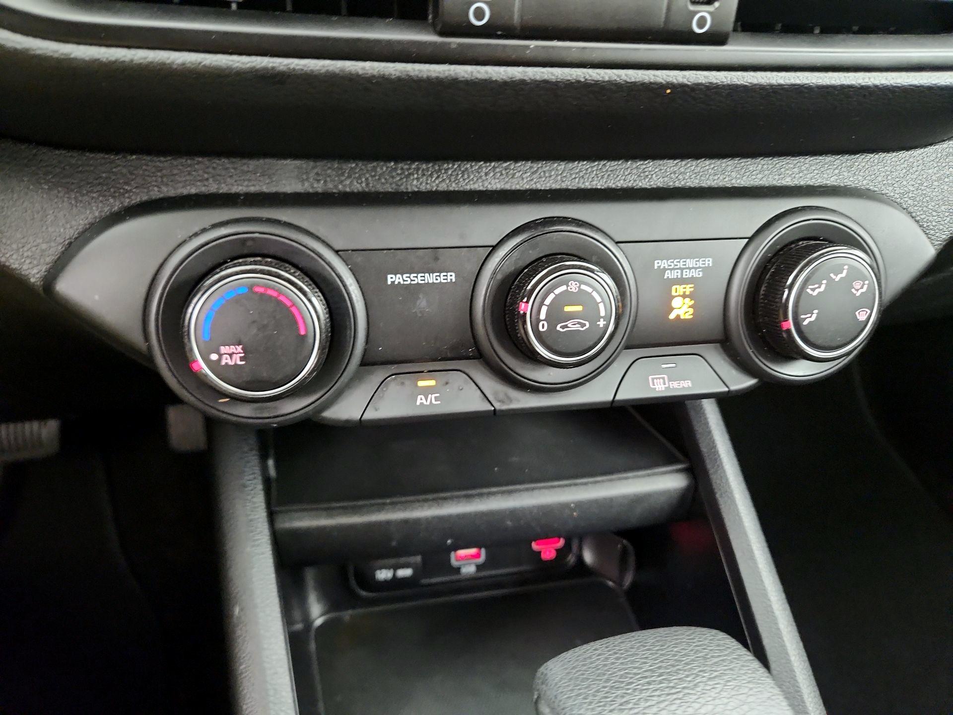 Thumbnail: 2024 Kia Forte - 16