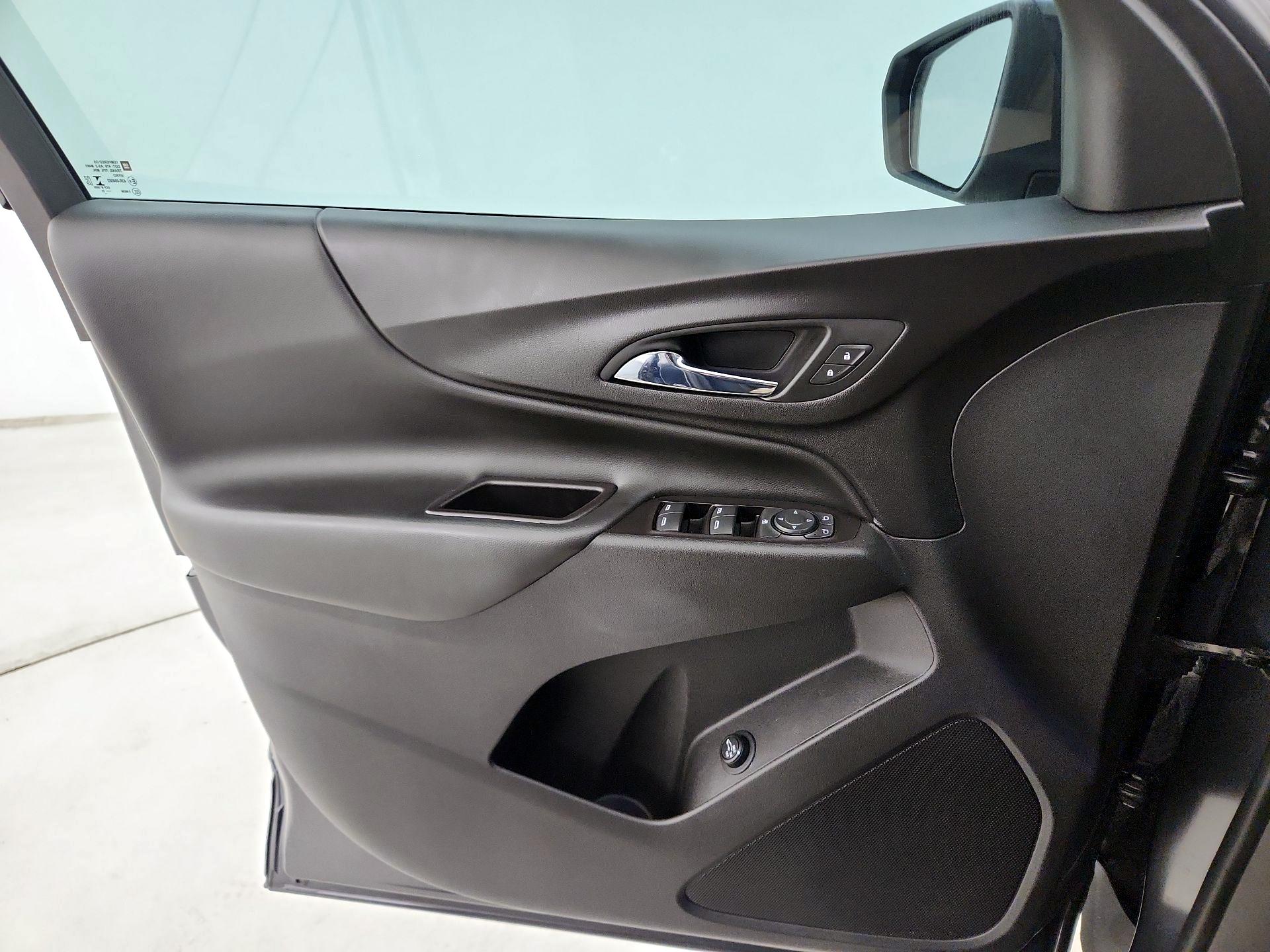 Thumbnail: 2022 Chevrolet Equinox - 12