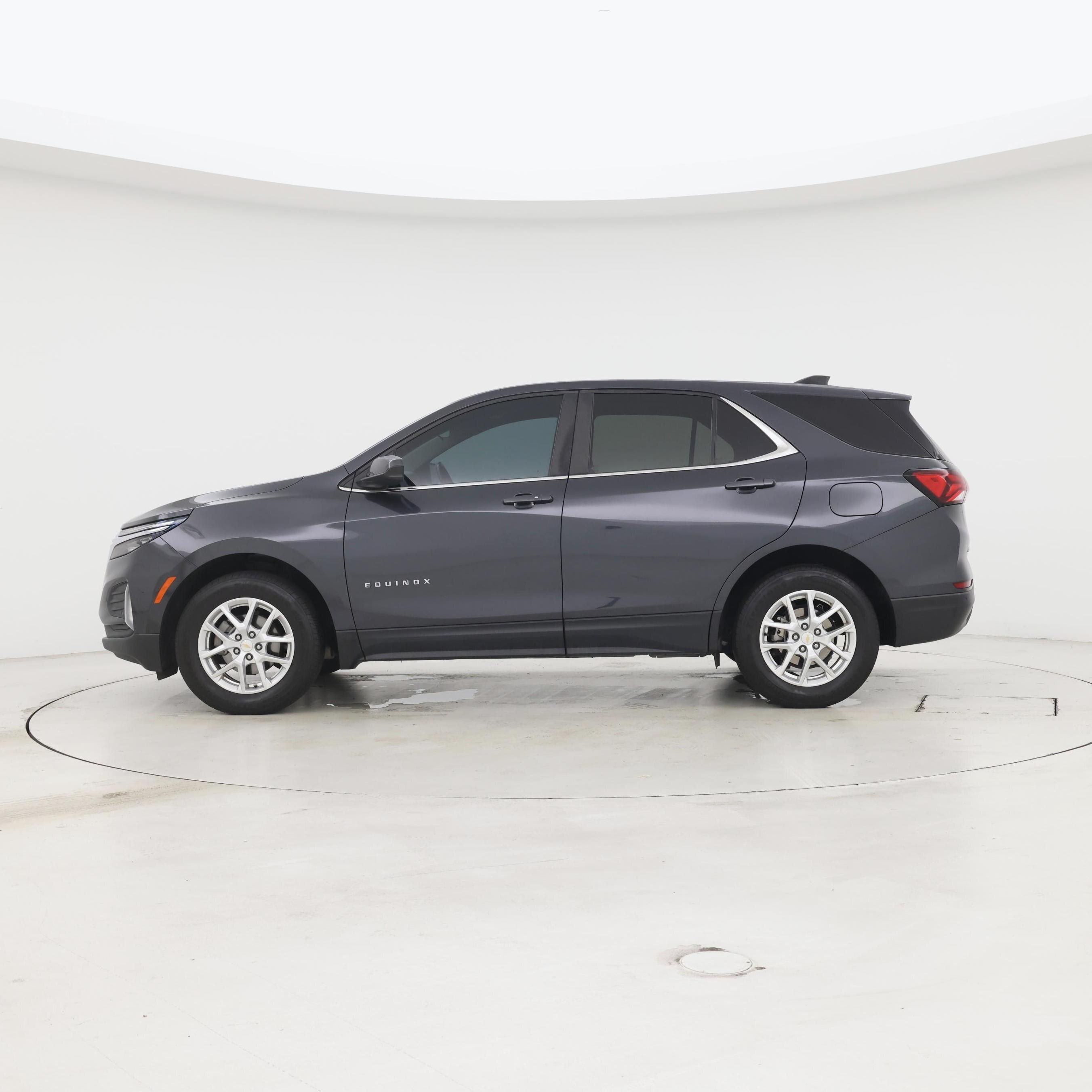 Thumbnail: 2022 Chevrolet Equinox - 3