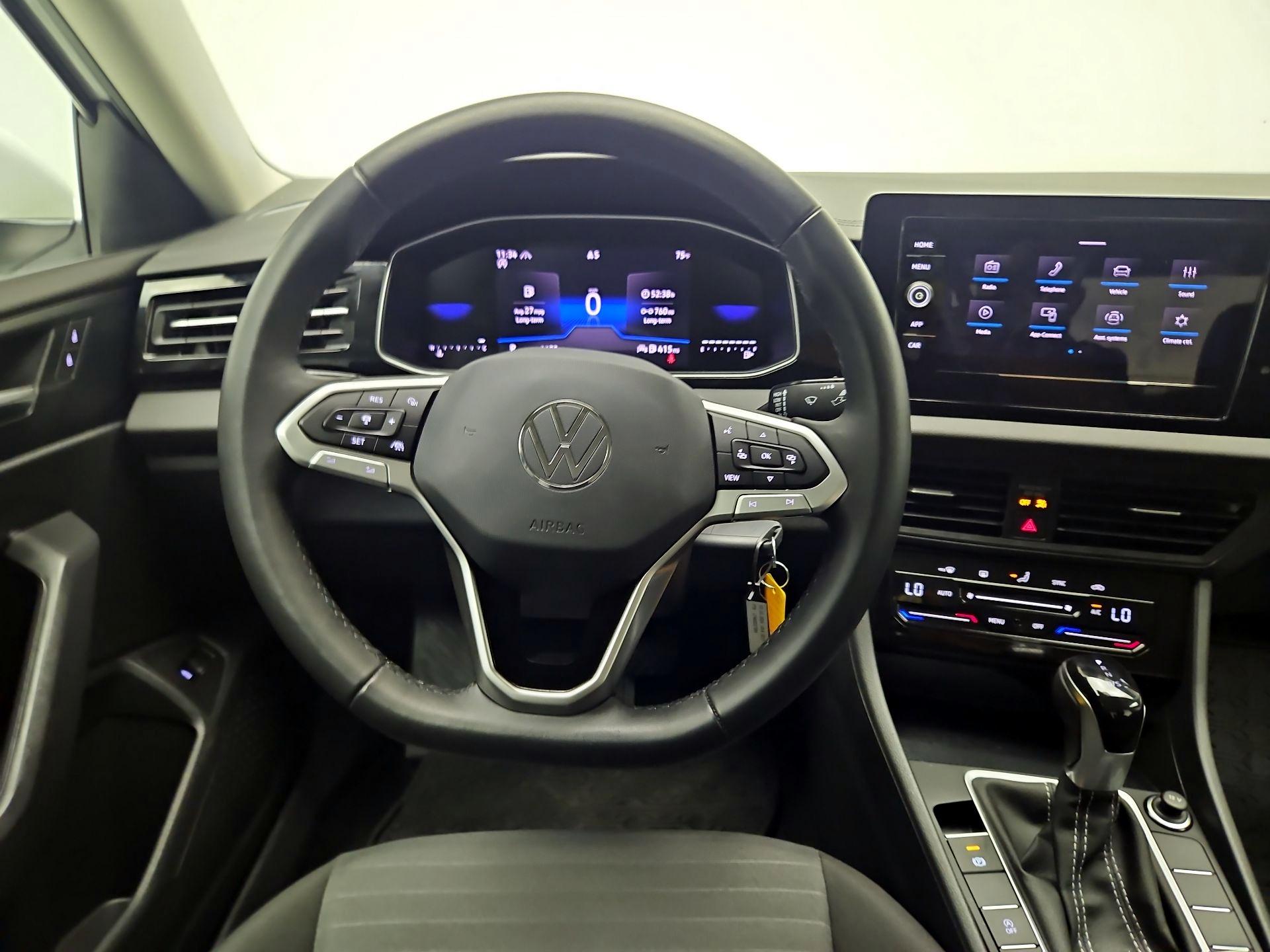 Thumbnail: 2025 Volkswagen Jetta - 10