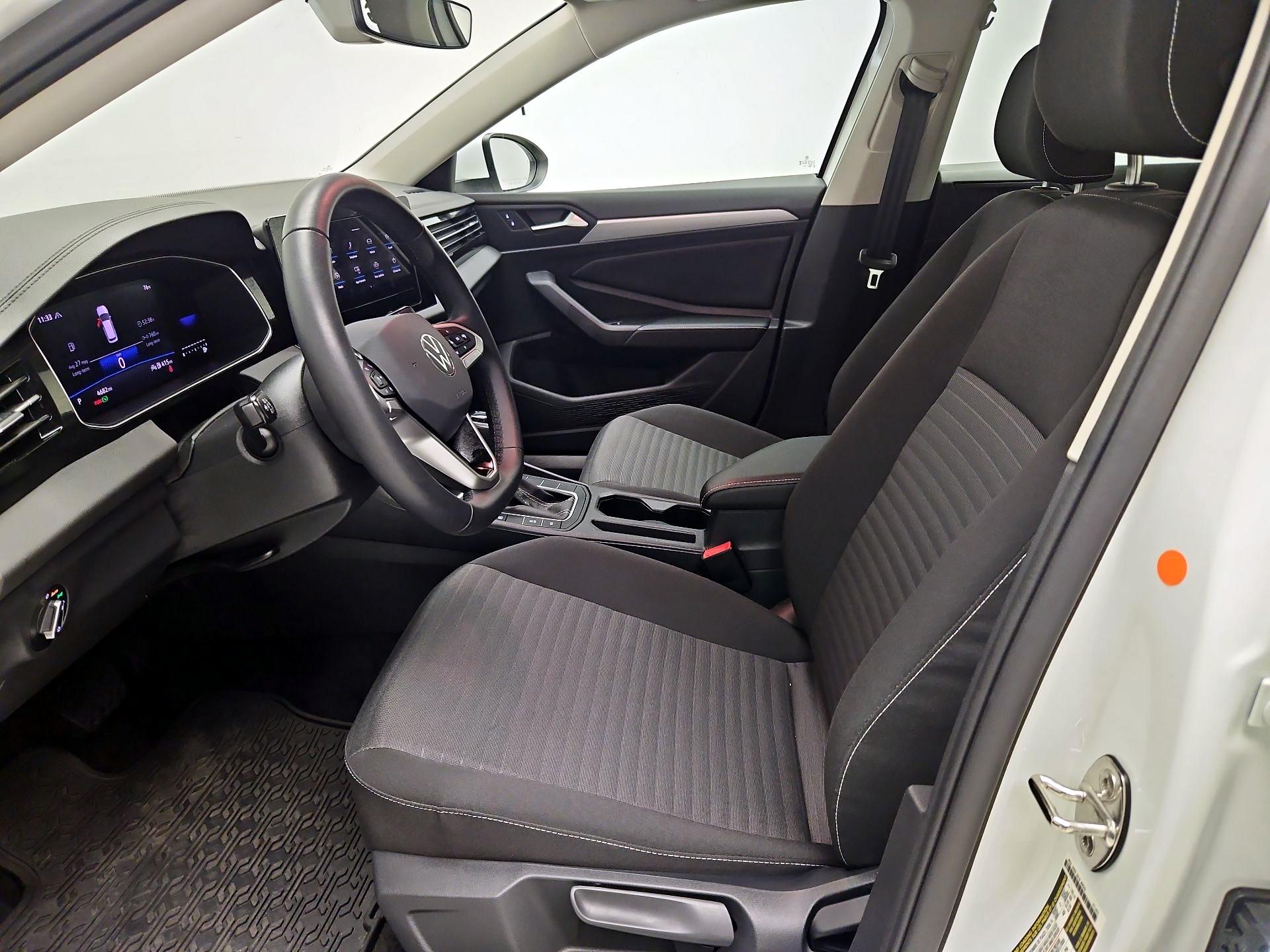 Thumbnail: 2025 Volkswagen Jetta - 11