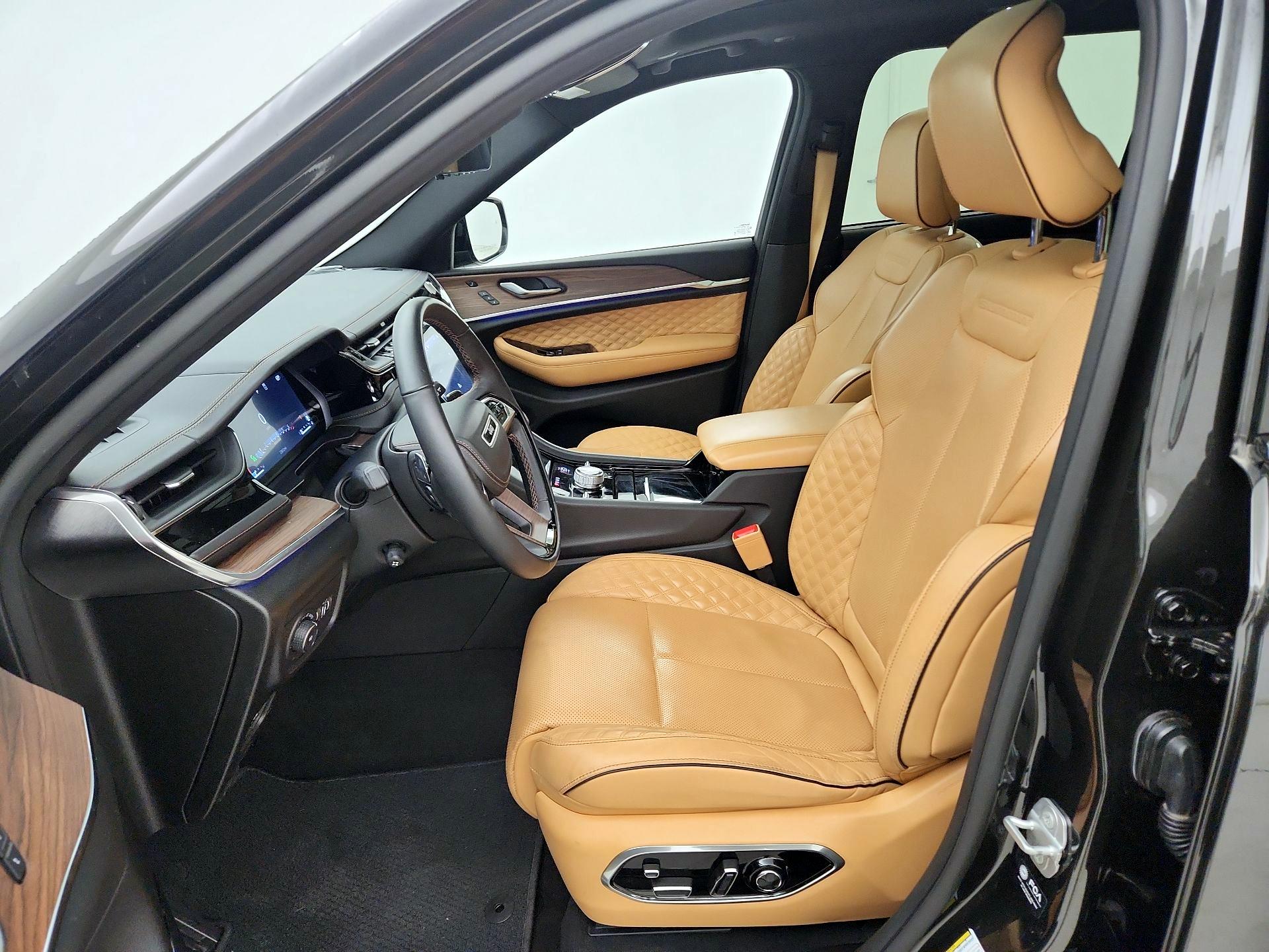 Thumbnail: 2023 Jeep Grand Cherokee L - 11