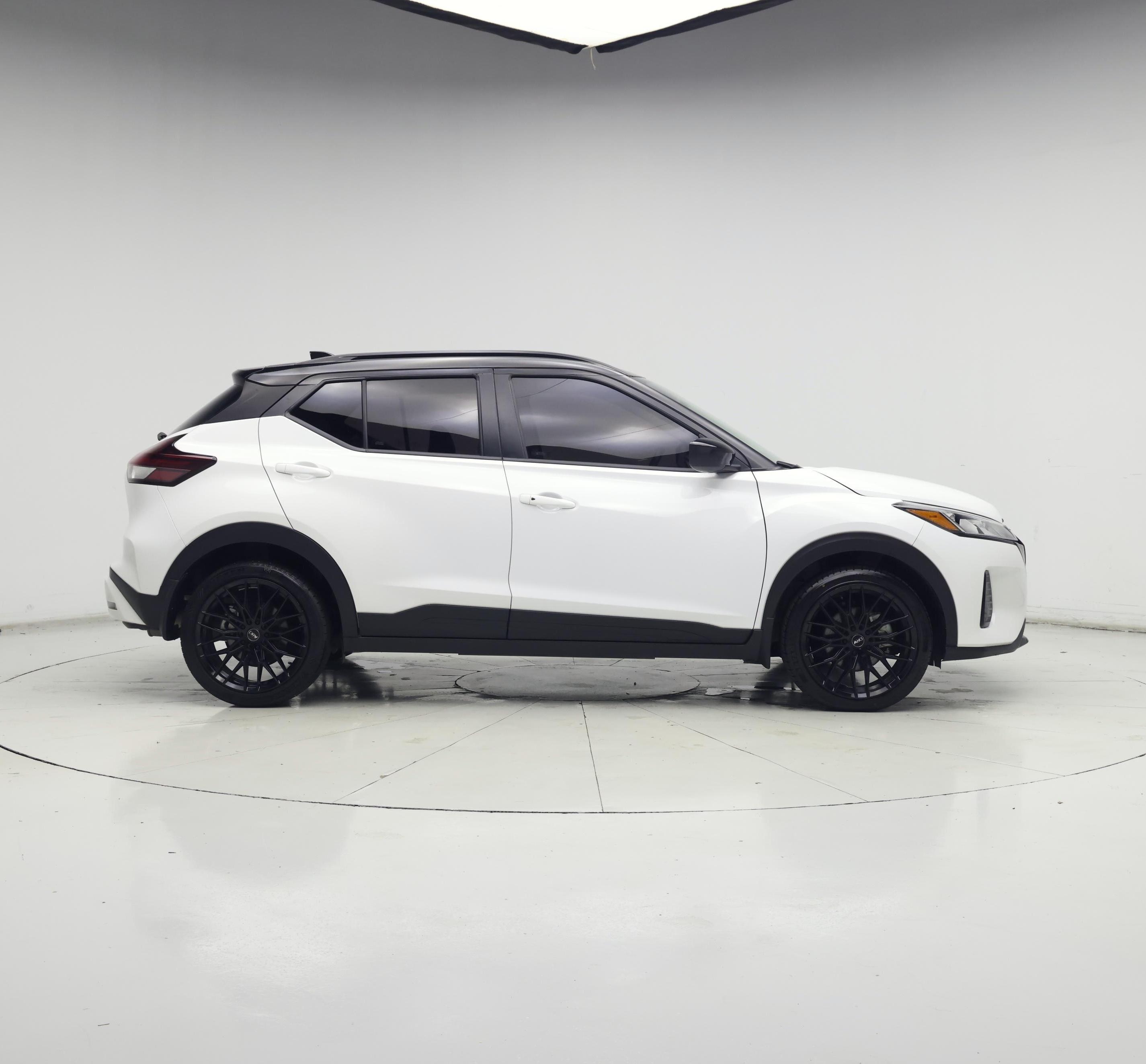 Thumbnail: 2024 Nissan Kicks - 7
