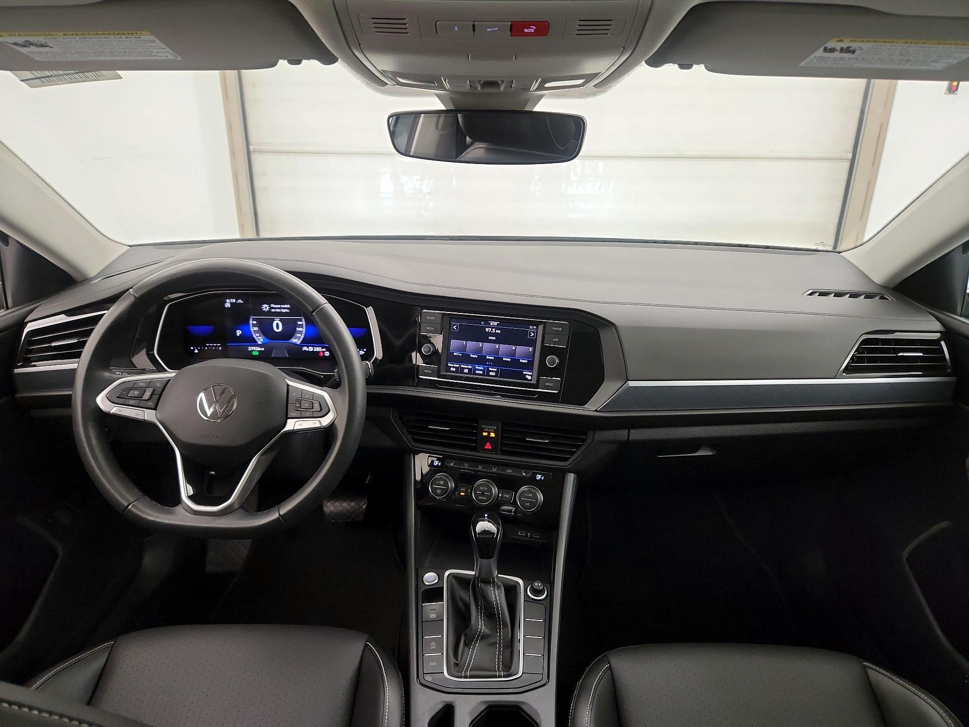 Thumbnail: 2024 Volkswagen Jetta - 9