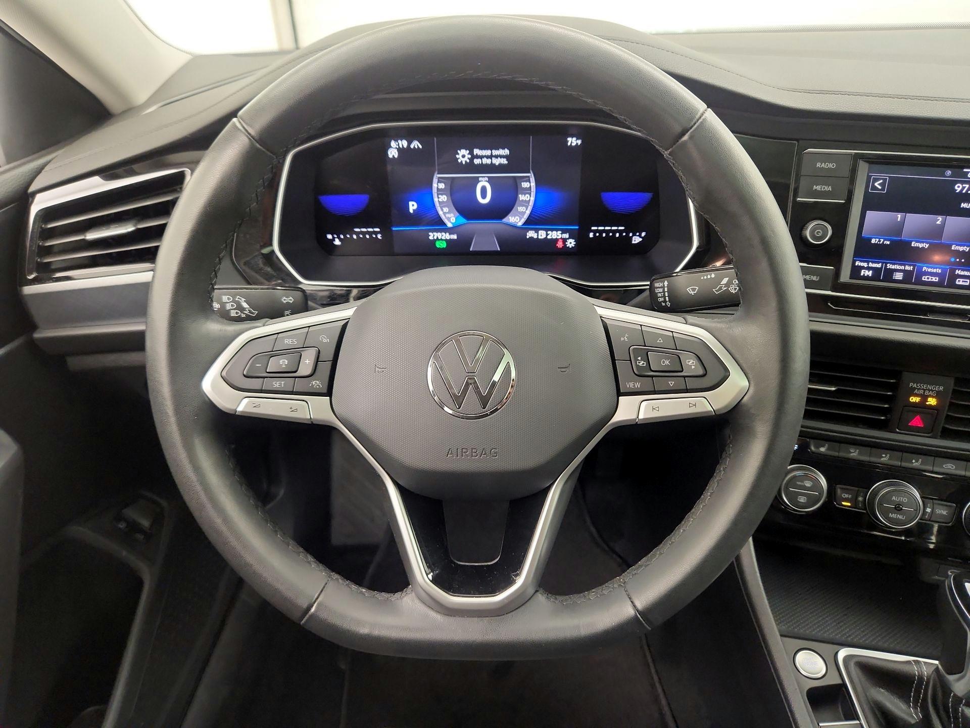 Thumbnail: 2024 Volkswagen Jetta - 10