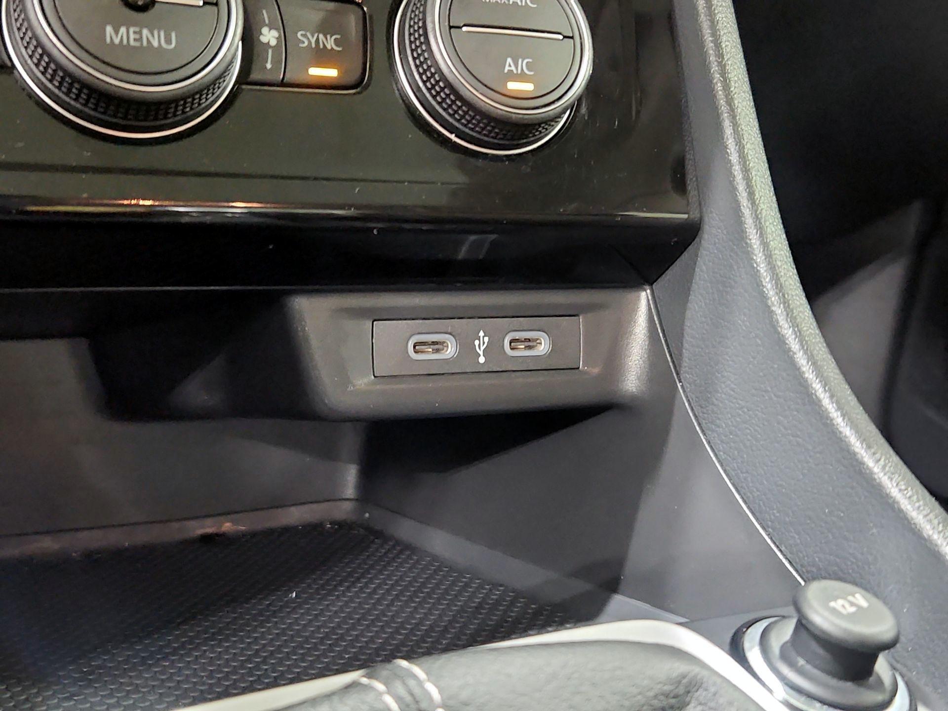 Thumbnail: 2024 Volkswagen Jetta - 18