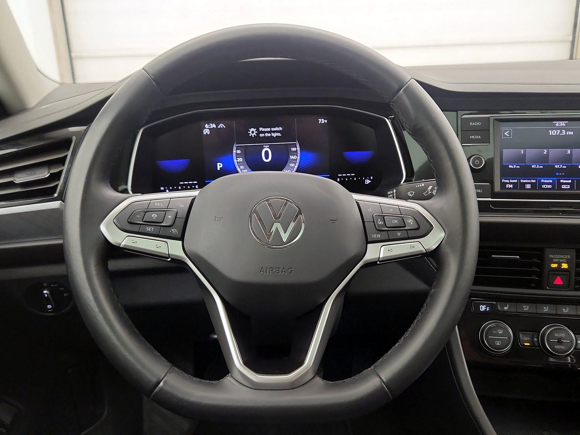 Thumbnail: 2024 Volkswagen Jetta - 10