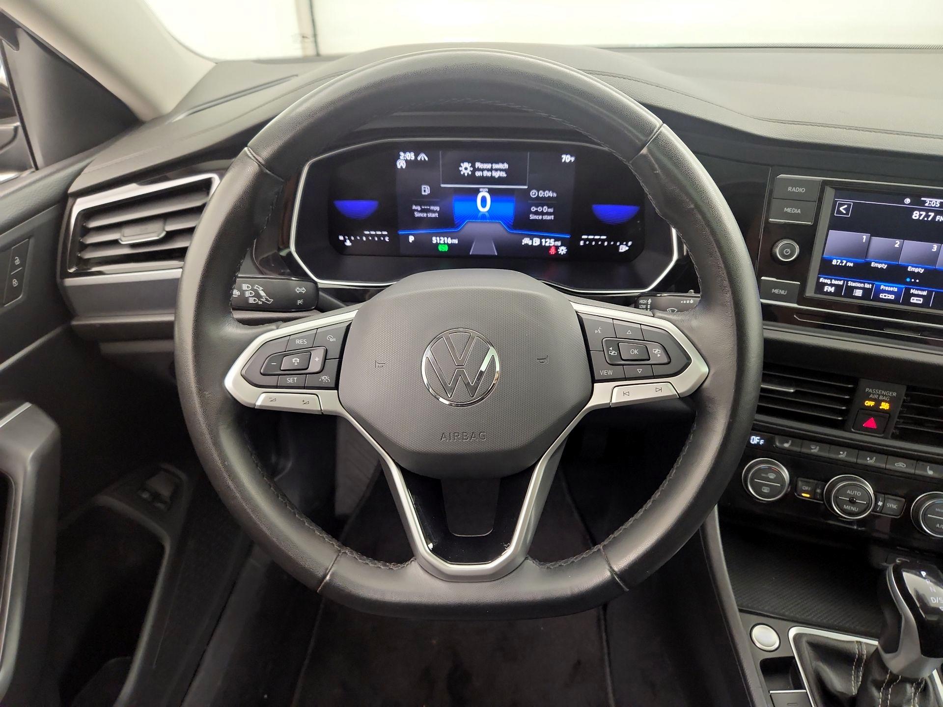 Thumbnail: 2023 Volkswagen Jetta - 10