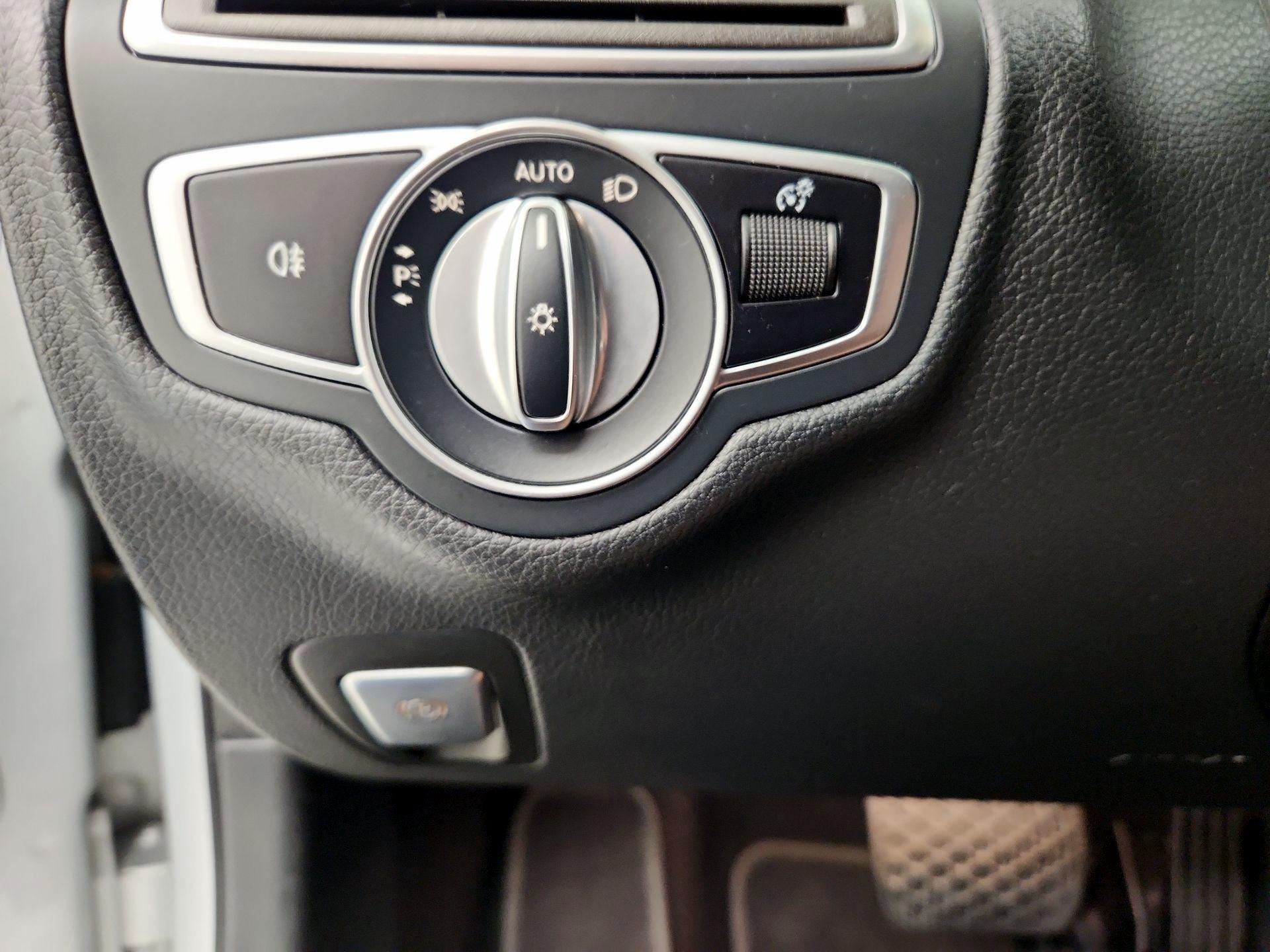 Thumbnail: 2021 Mercedes-Benz C-Class - 13