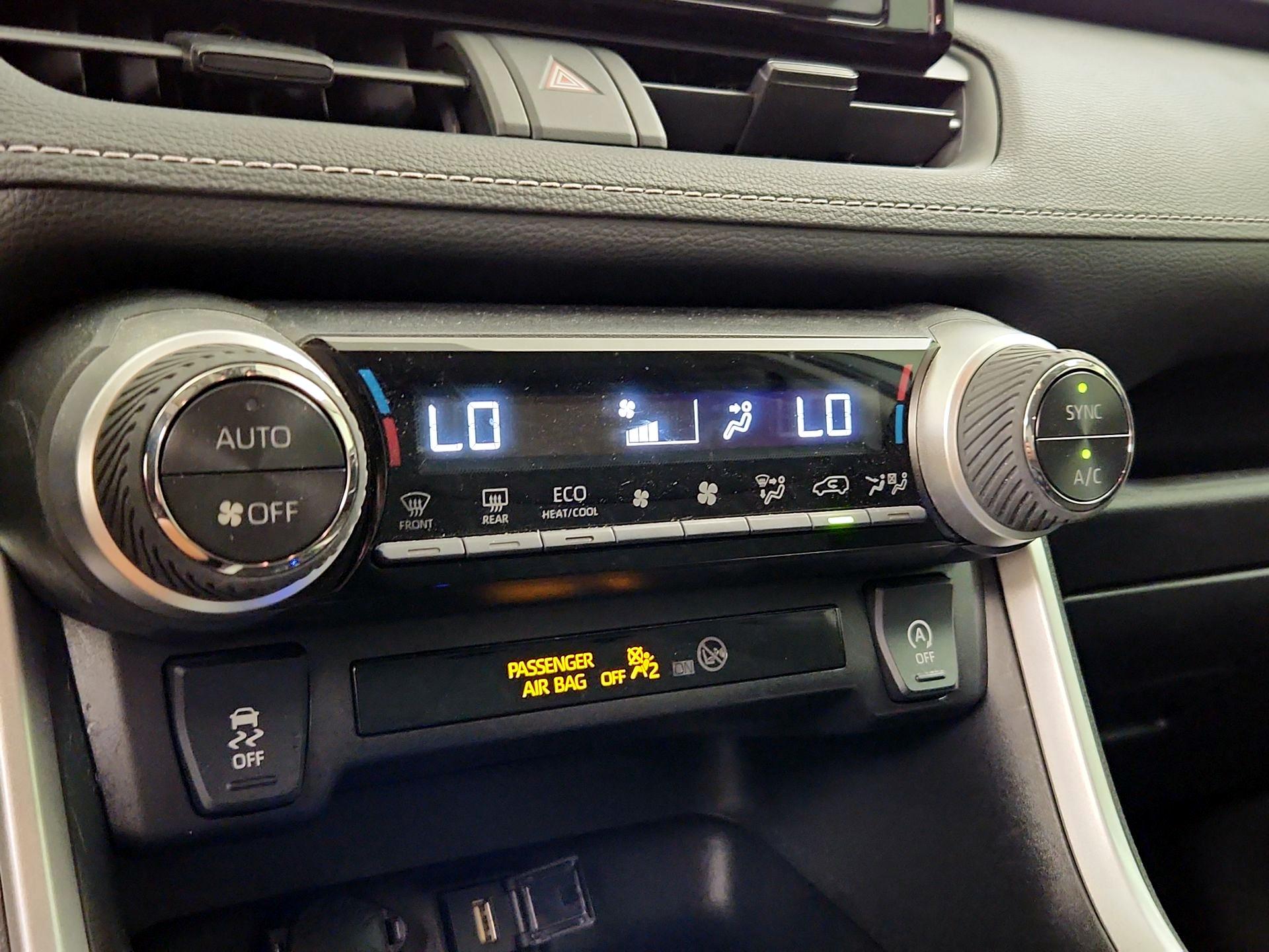 Thumbnail: 2021 Toyota RAV4 - 16