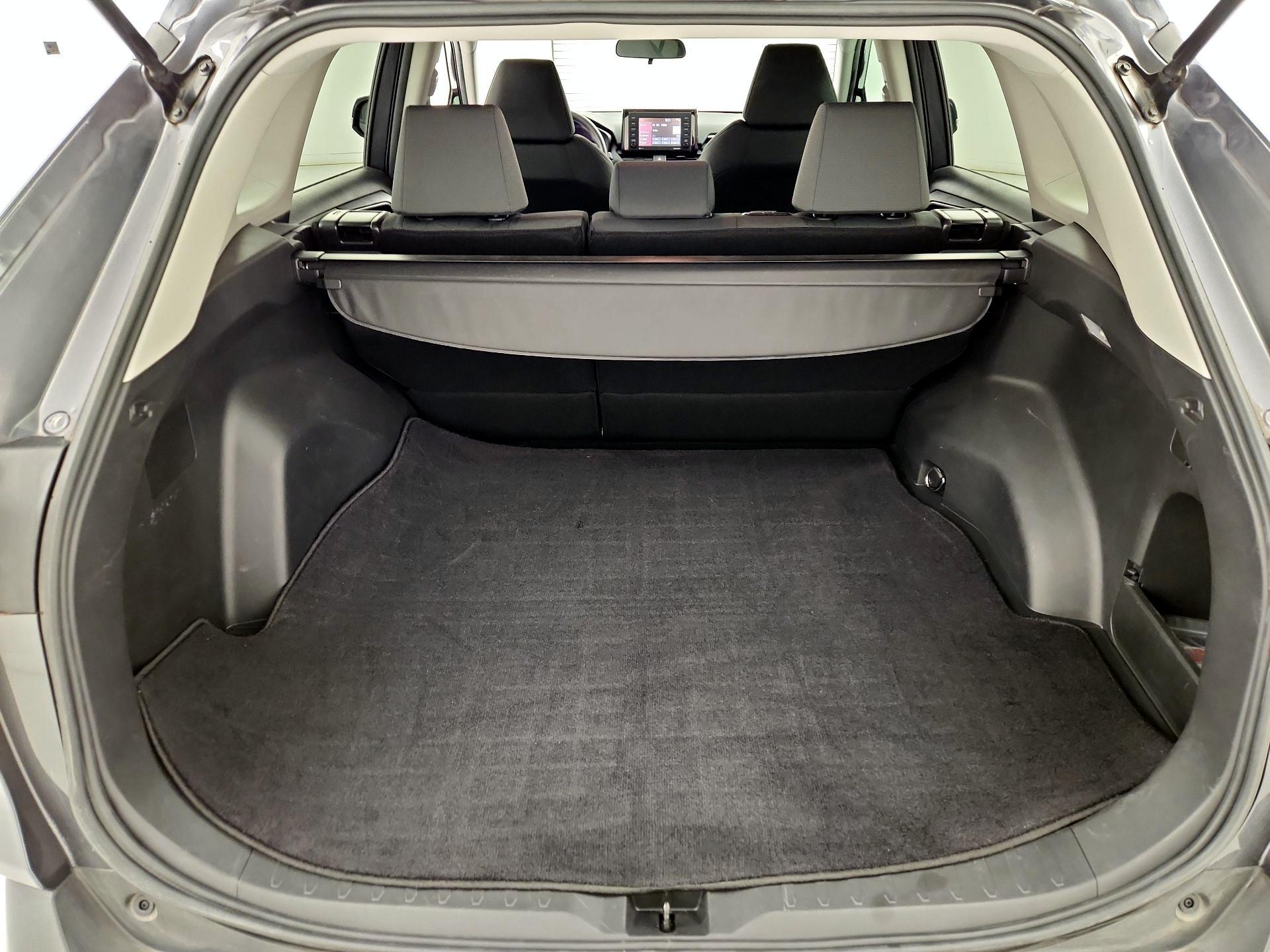 Thumbnail: 2021 Toyota RAV4 - 20