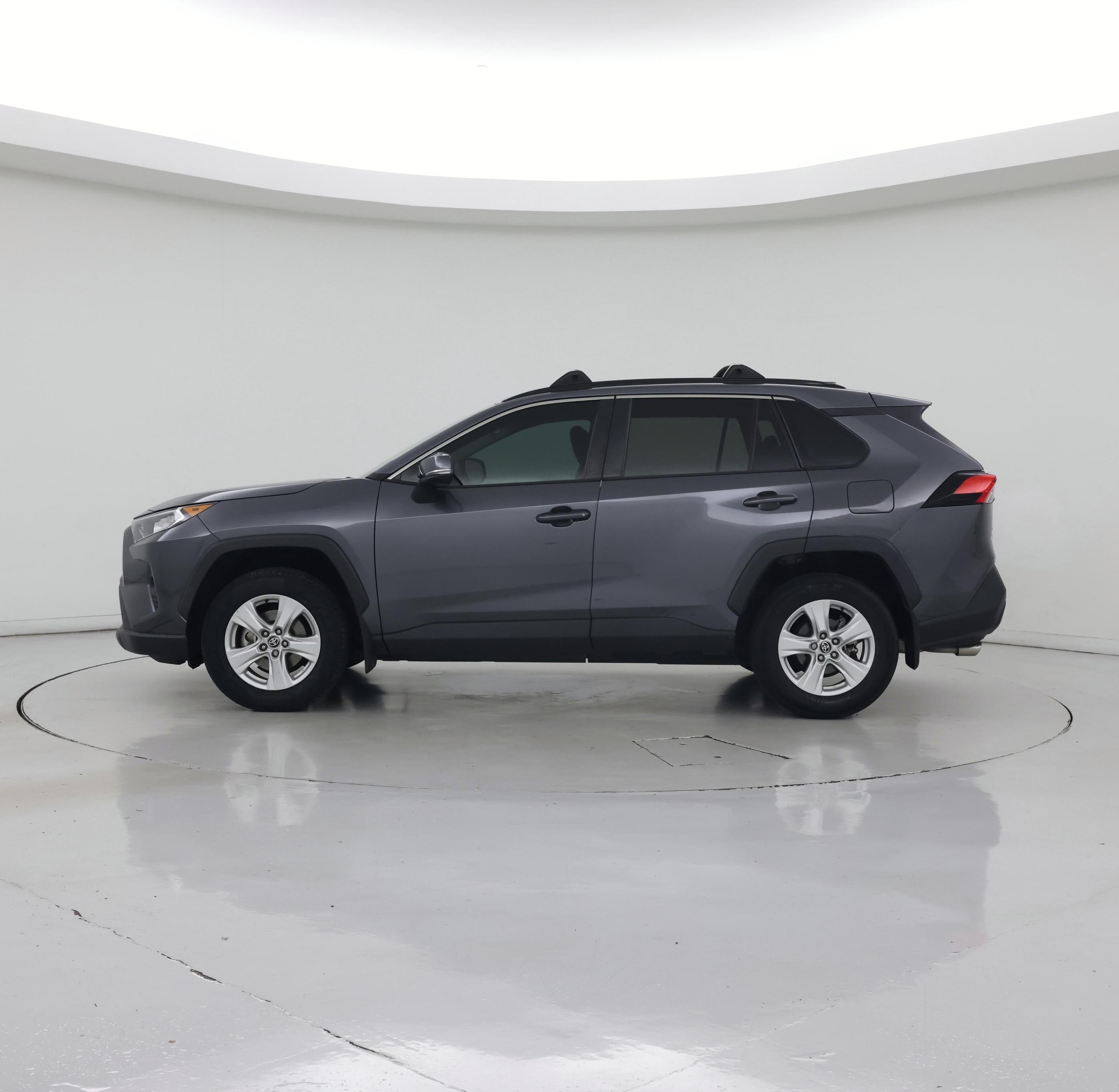 Thumbnail: 2021 Toyota RAV4 - 3