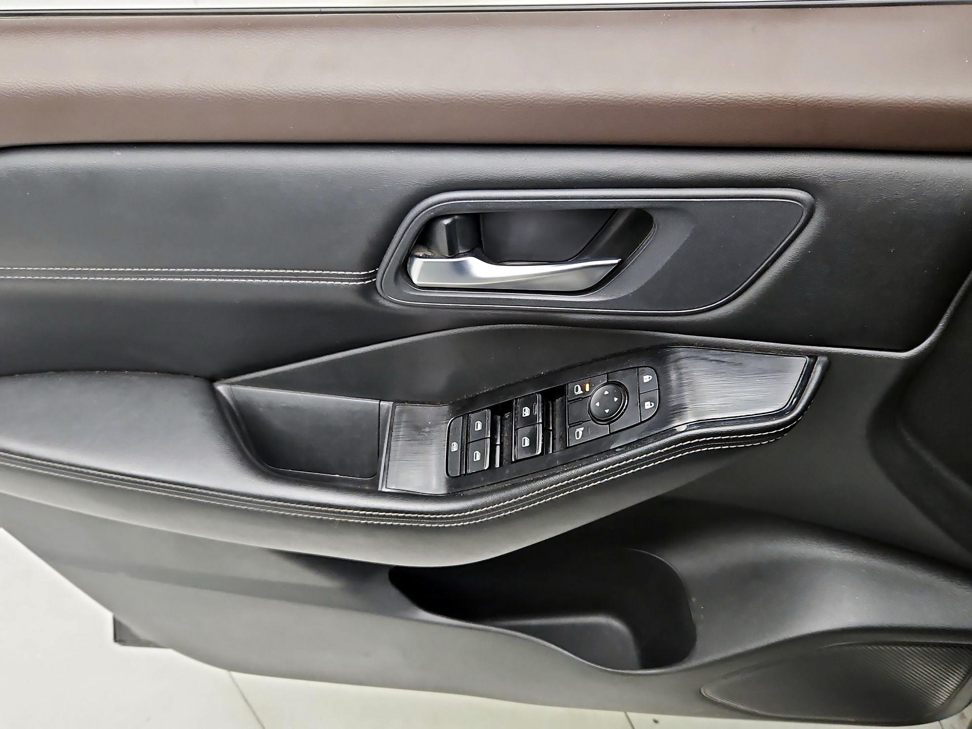 Thumbnail: 2023 Nissan Rogue - 12