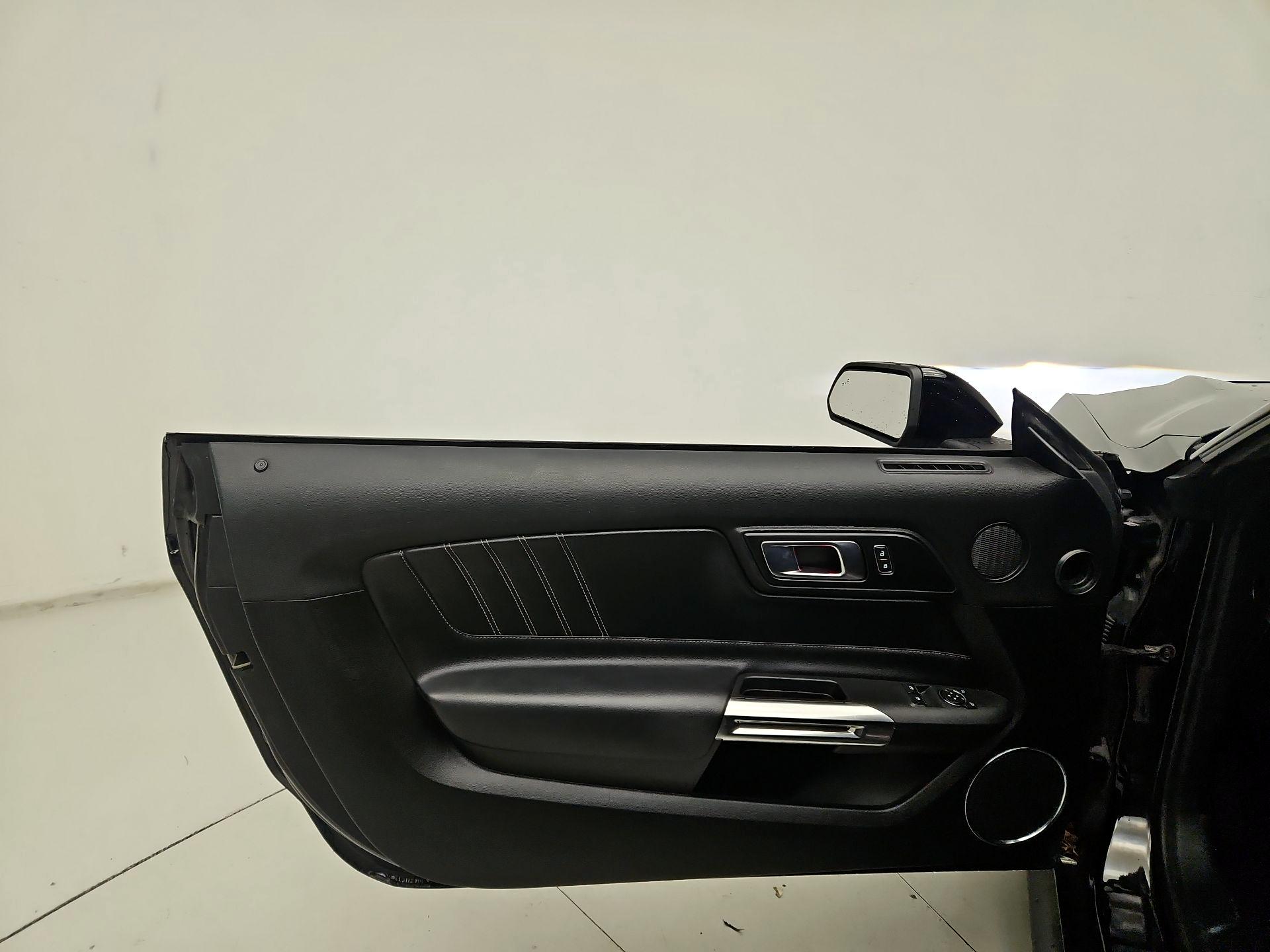 Thumbnail: 2022 Ford Mustang - 12