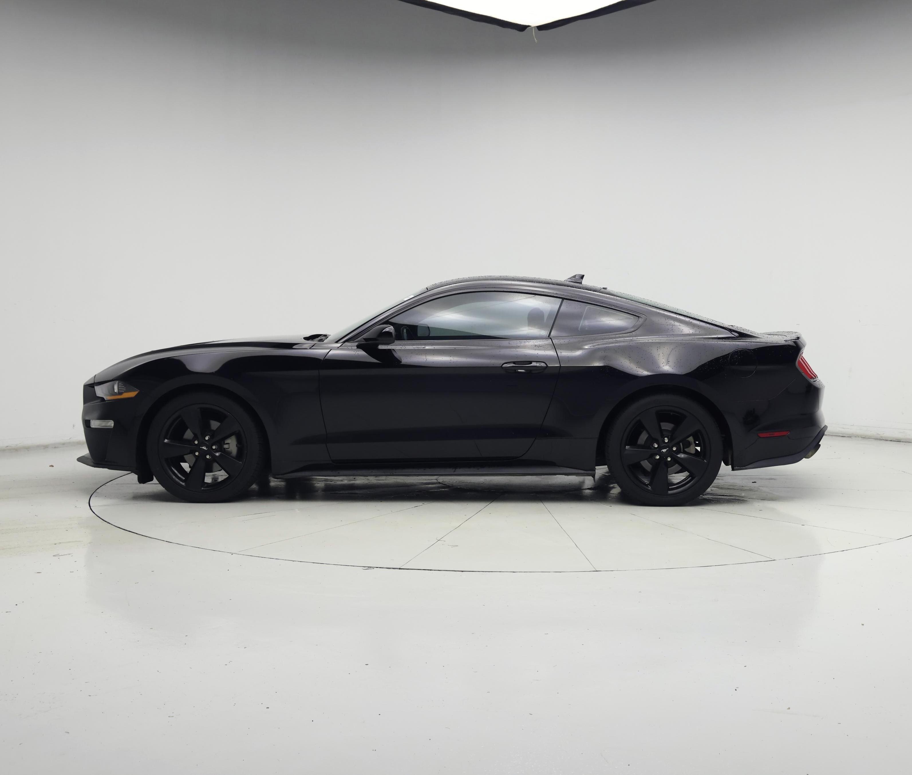 Thumbnail: 2022 Ford Mustang - 3