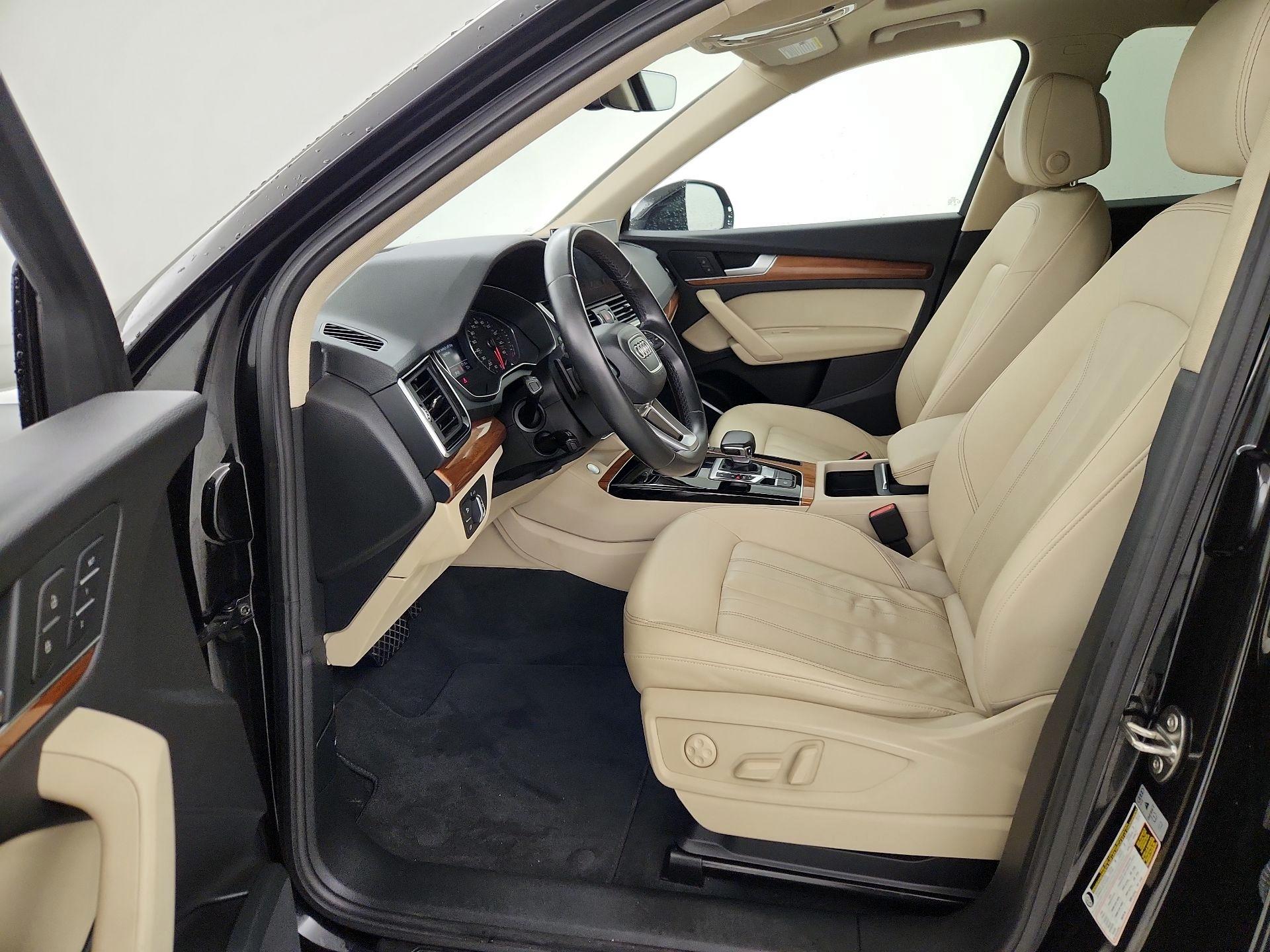 Thumbnail: 2022 Audi Q5 - 11