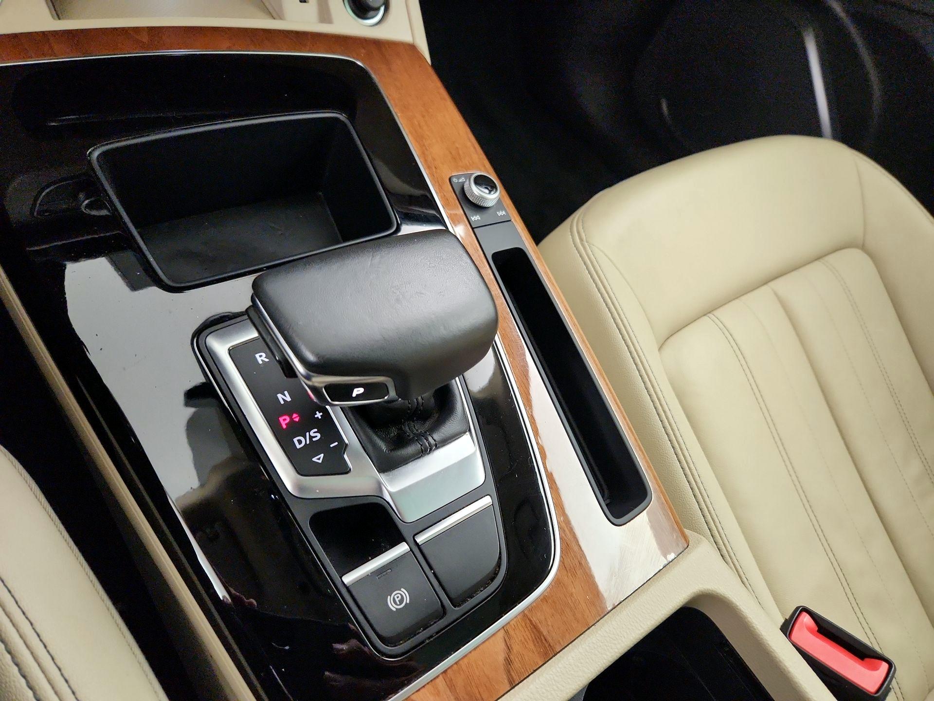 Thumbnail: 2022 Audi Q5 - 17